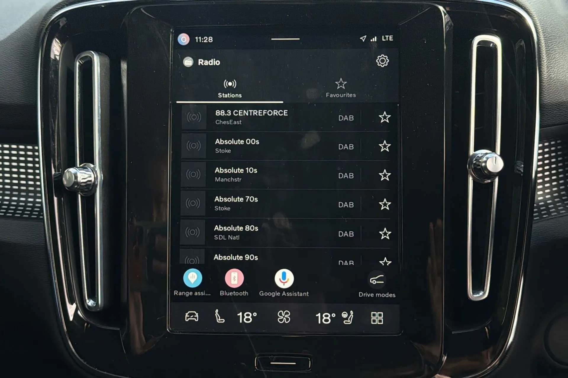 2022 VOLVO XC40 2022 VOLVO XC40