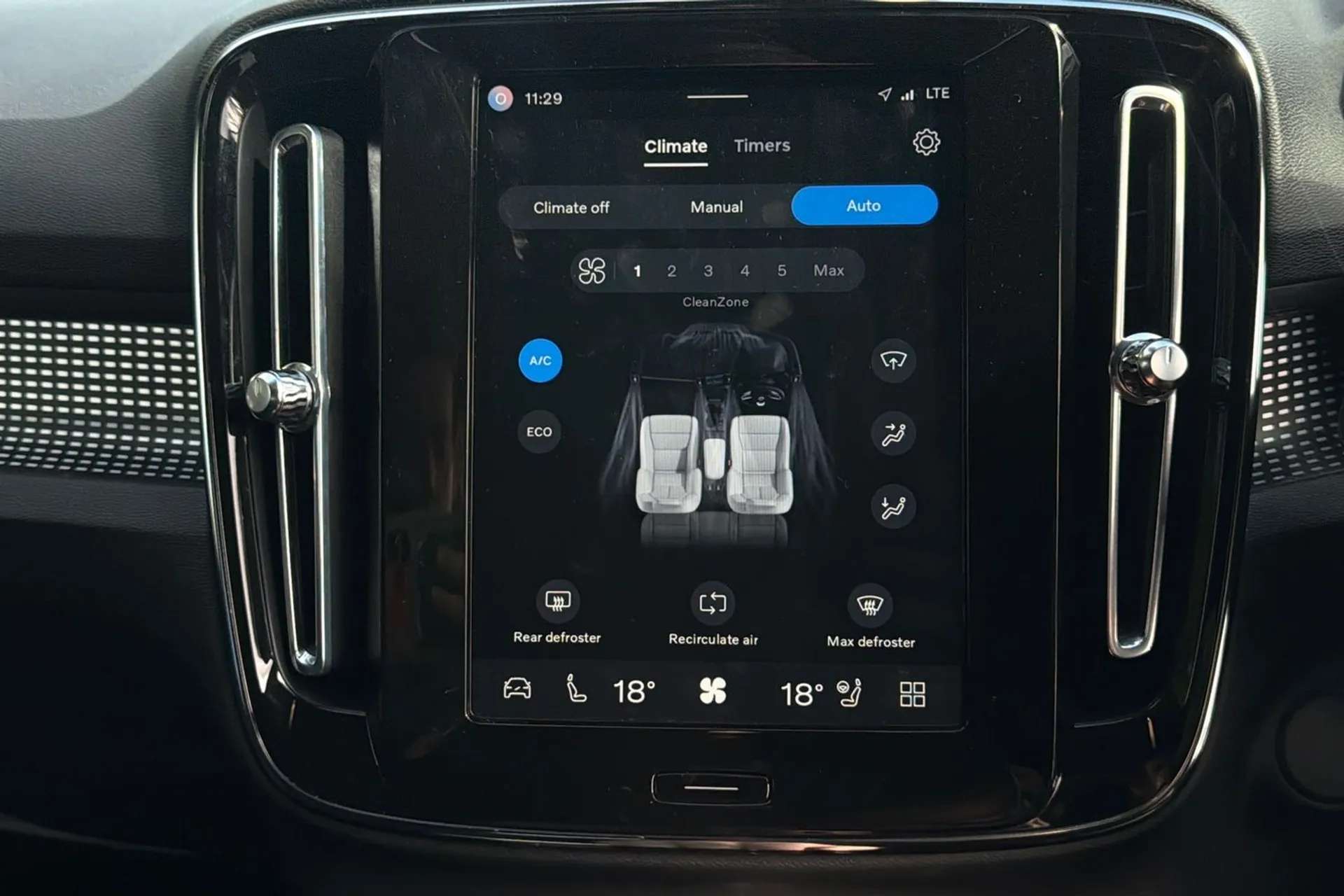 2022 VOLVO XC40 2022 VOLVO XC40