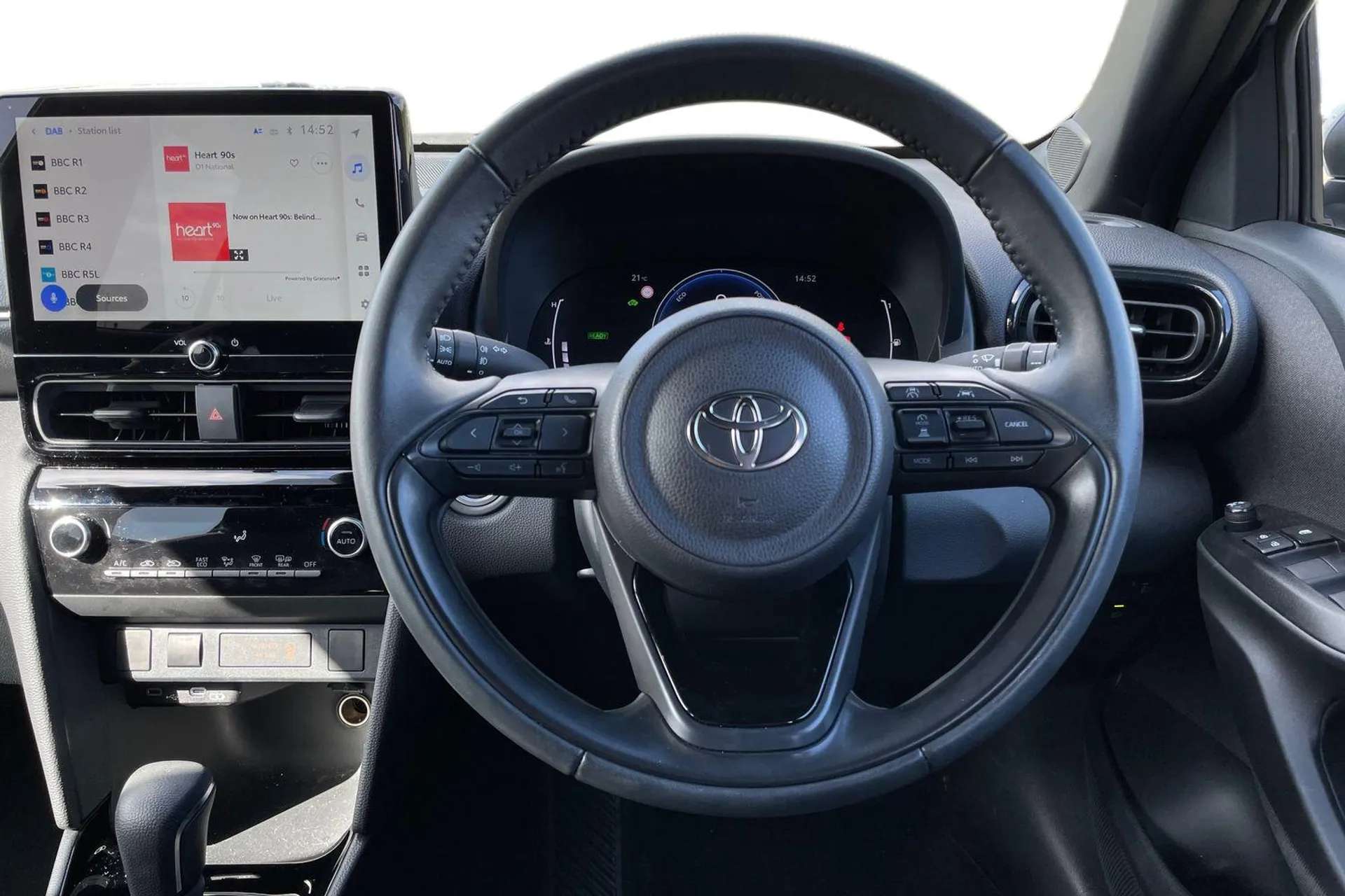 2024 TOYOTA YARIS CROSS 2024 TOYOTA YARIS CROSS
