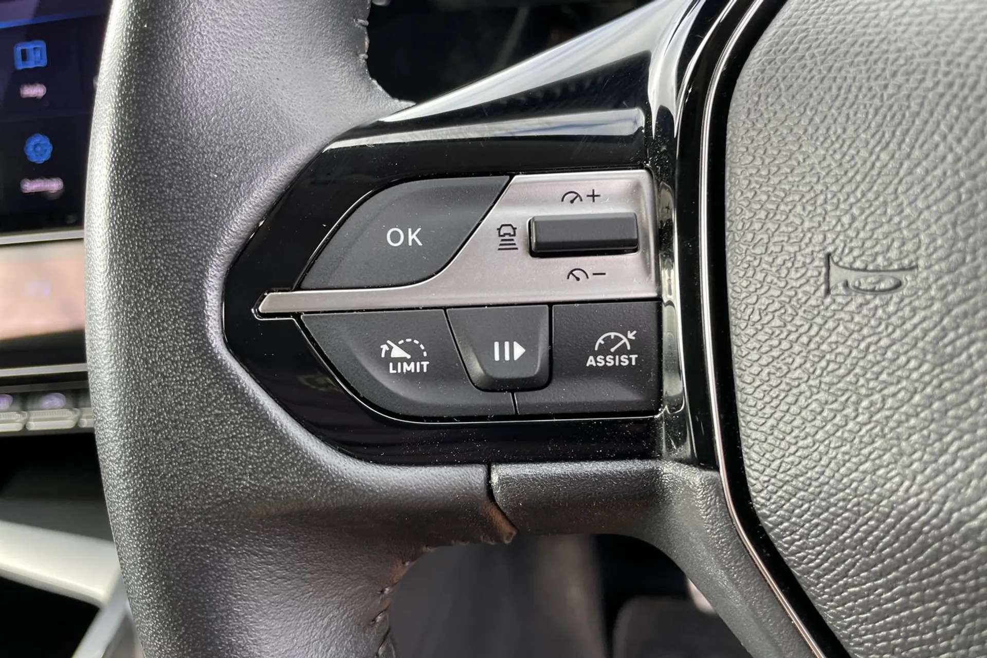 2023 PEUGEOT 308 2023 PEUGEOT 308