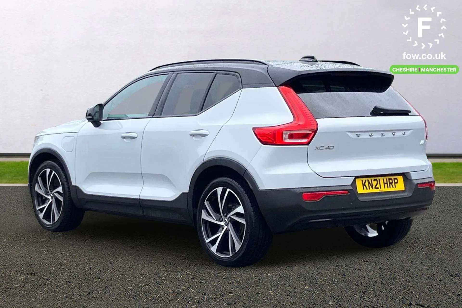 2021 VOLVO XC40 2021 VOLVO XC40