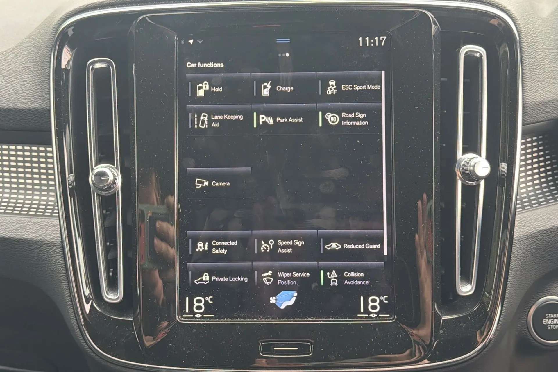 2022 VOLVO XC40 2022 VOLVO XC40