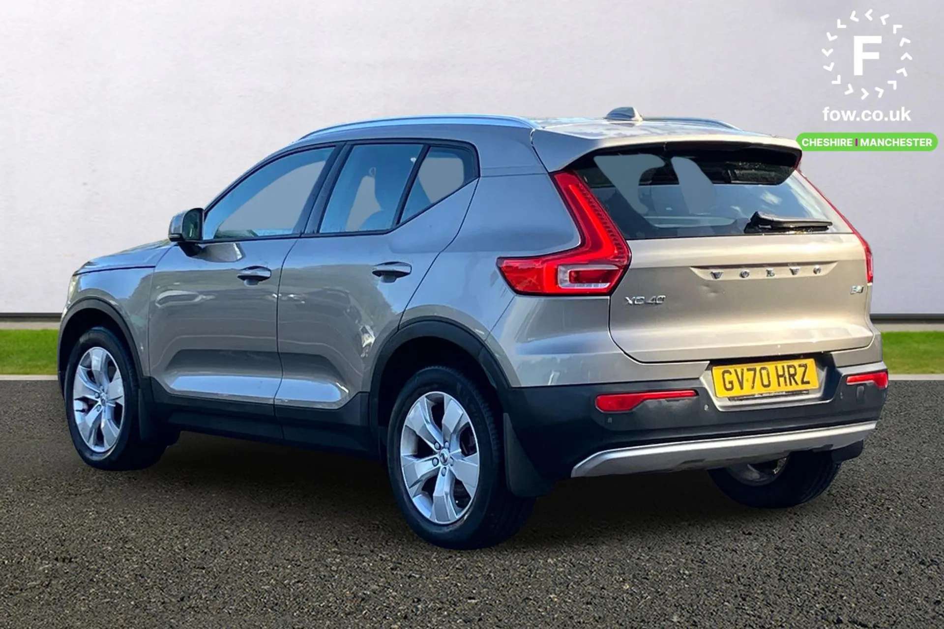 2020 VOLVO XC40 2020 VOLVO XC40