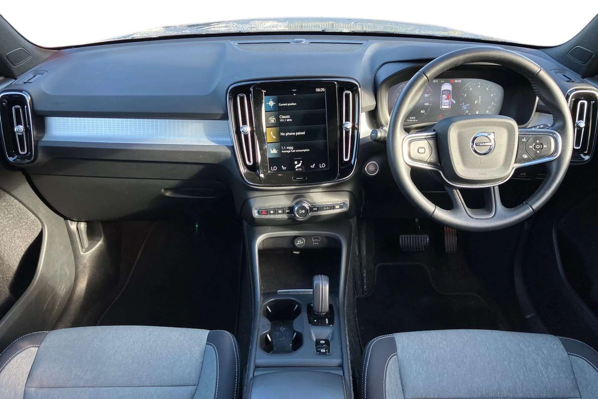 2020 VOLVO XC40 2020 VOLVO XC40