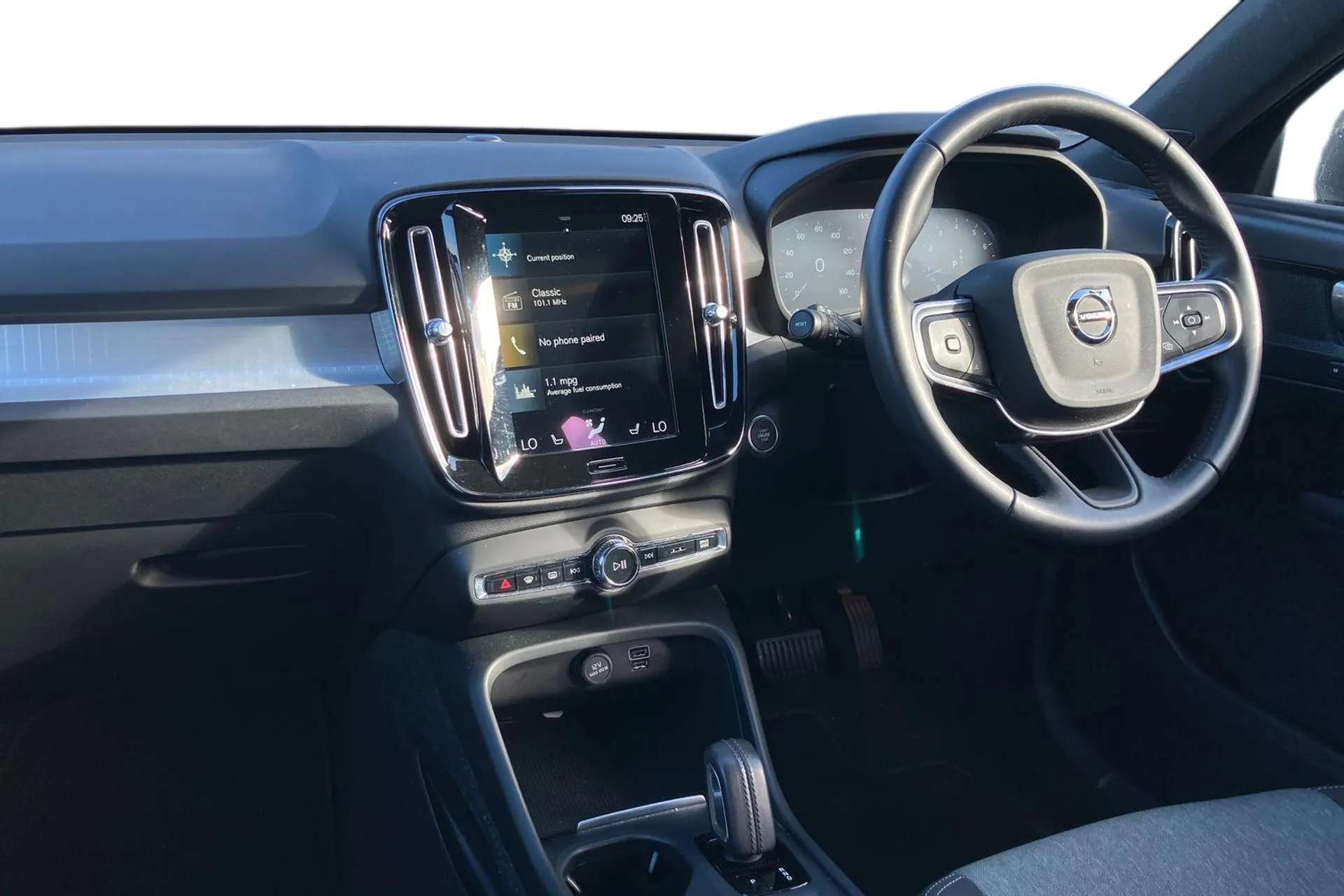 2020 VOLVO XC40 2020 VOLVO XC40