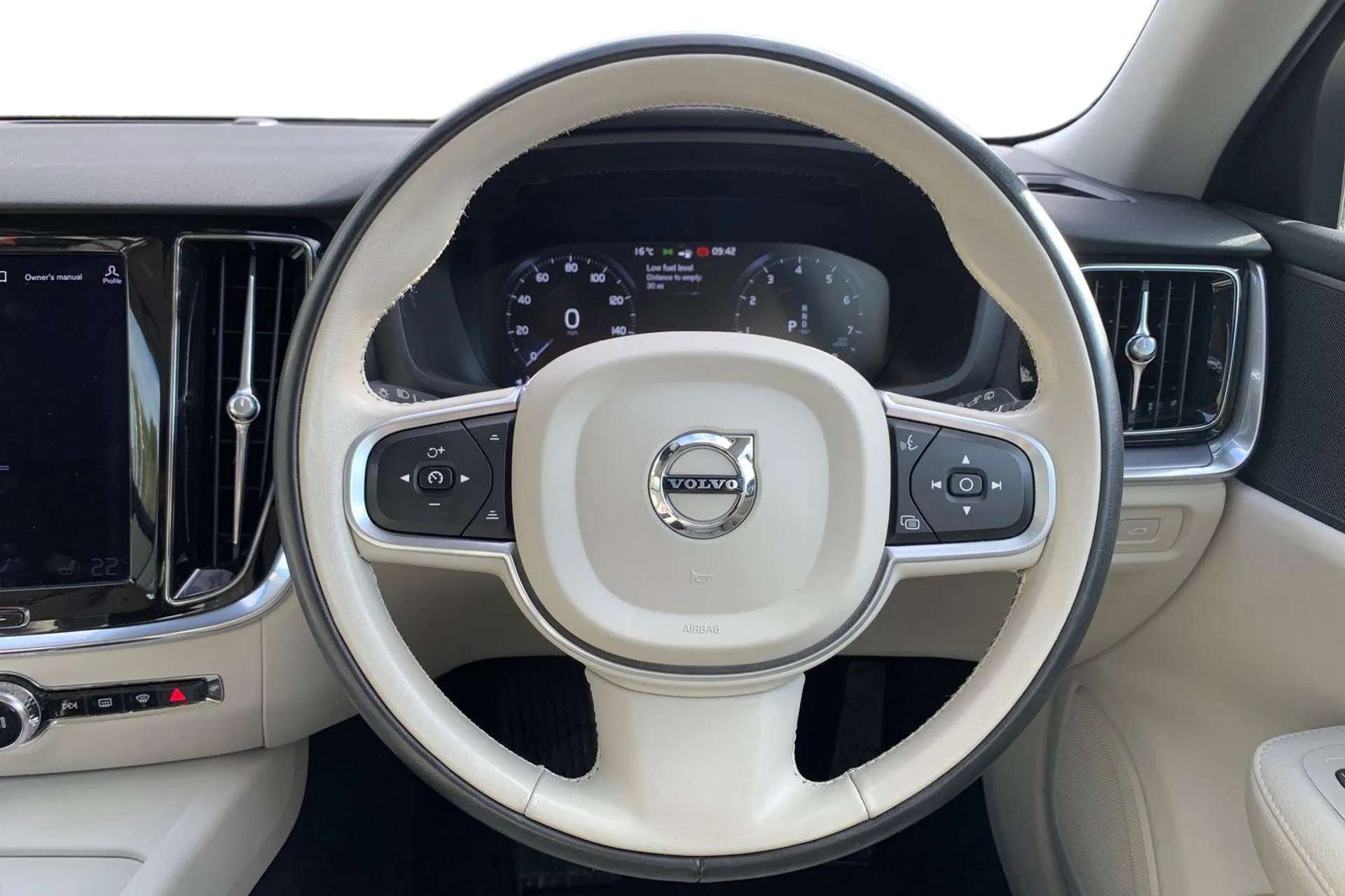2022 VOLVO V60 2022 VOLVO V60