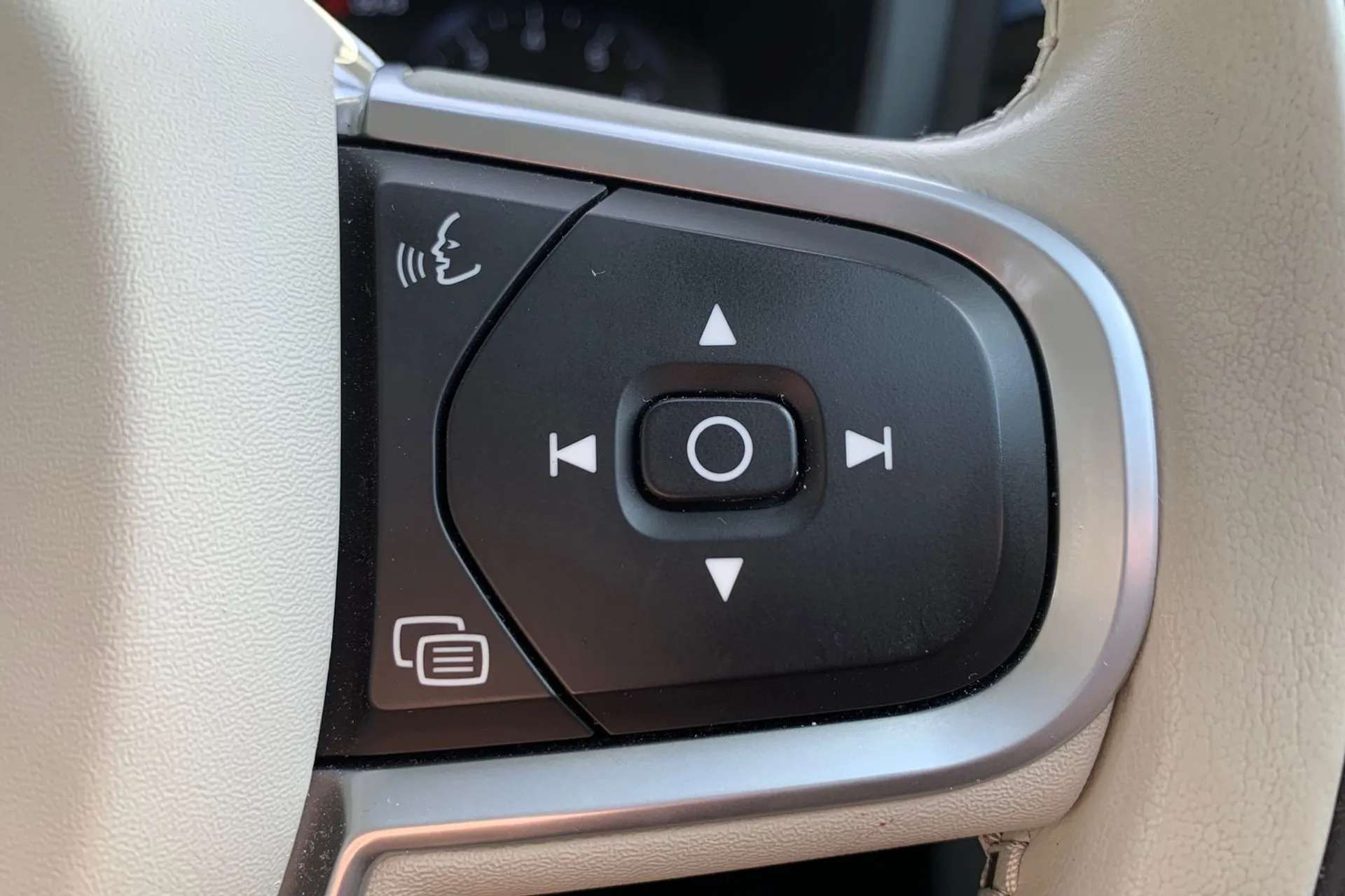 2022 VOLVO V60 2022 VOLVO V60