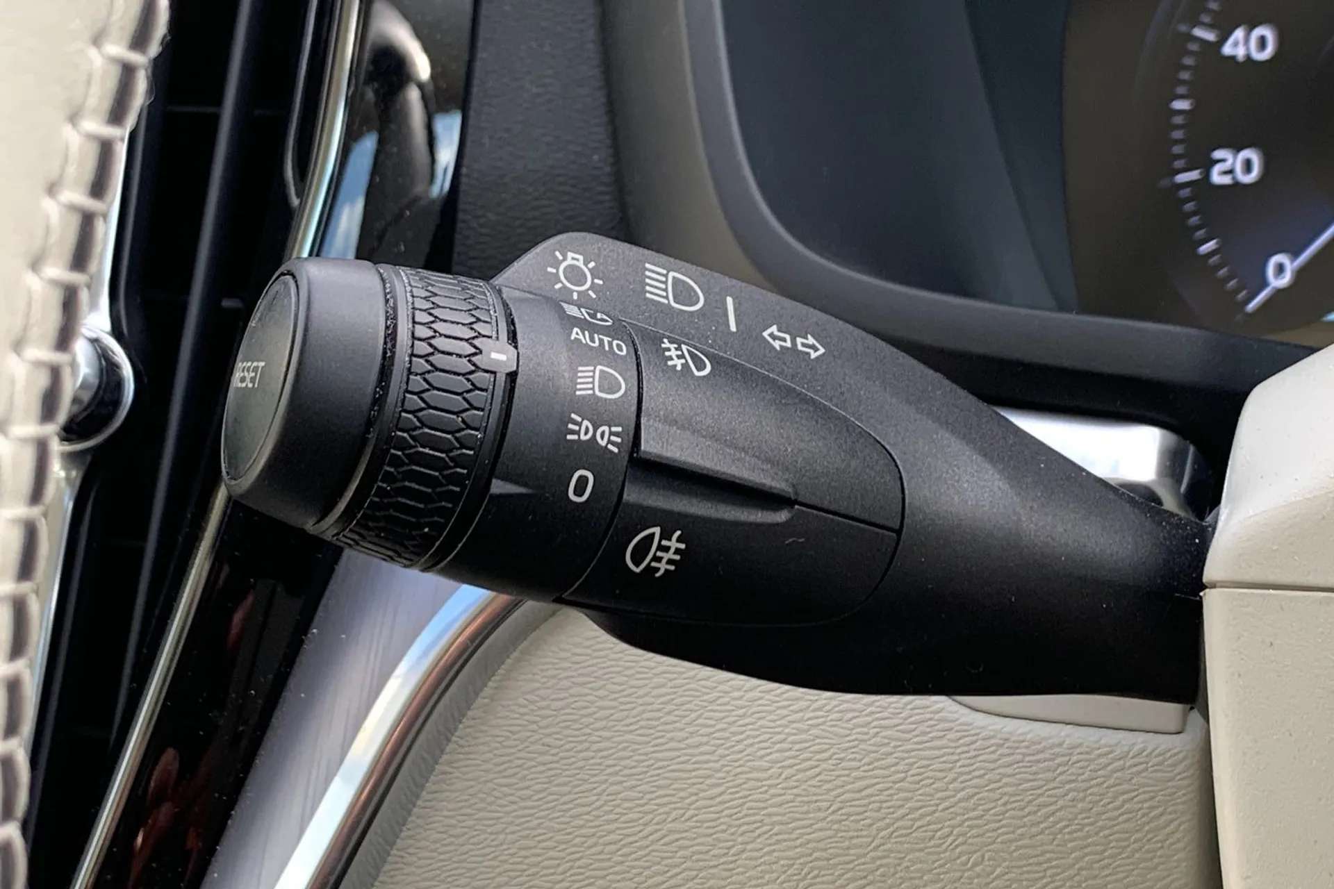 2022 VOLVO V60 2022 VOLVO V60