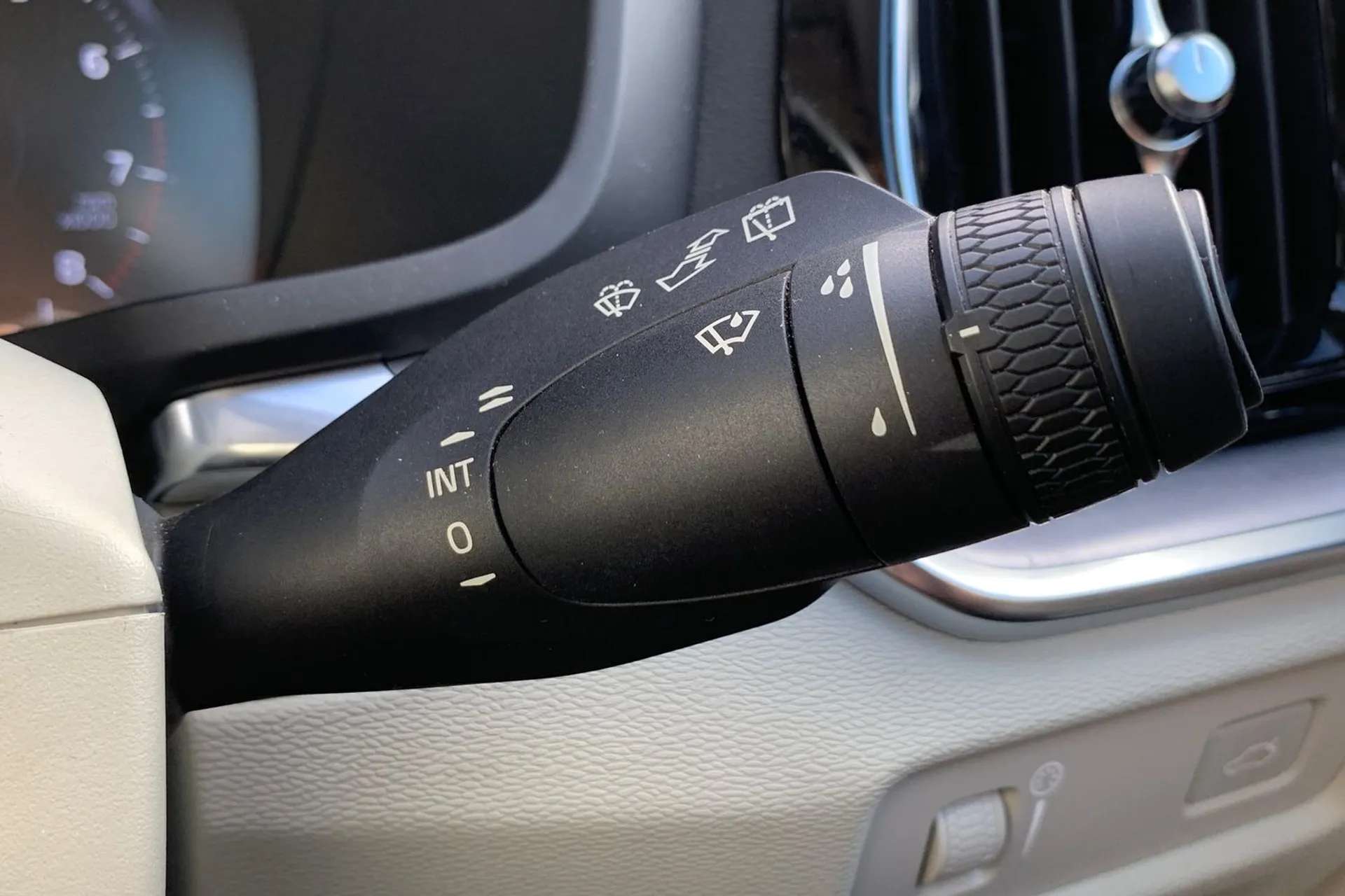 2022 VOLVO V60 2022 VOLVO V60