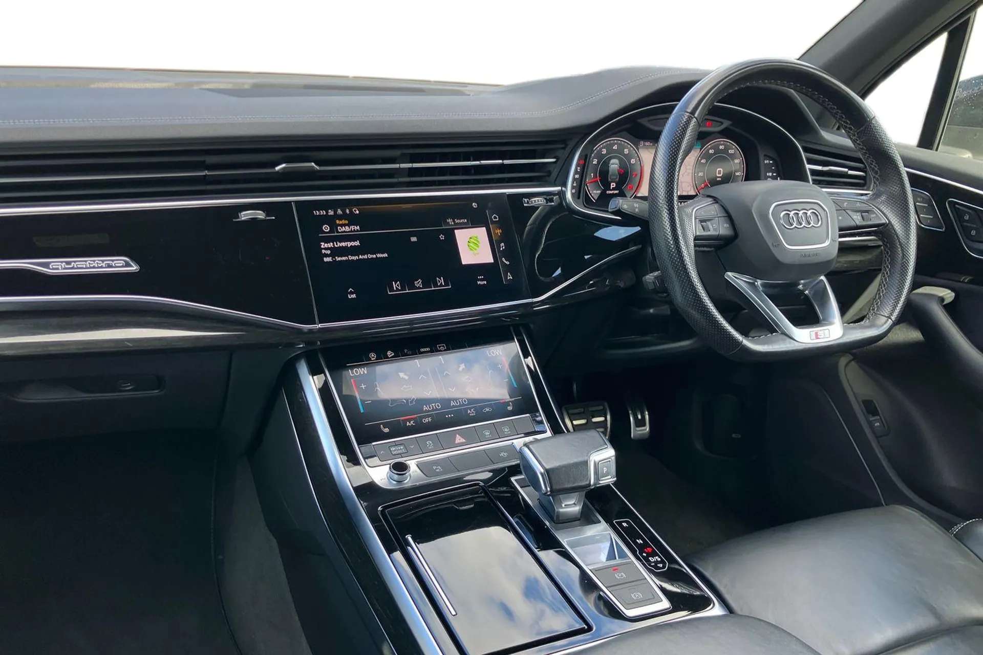 A 2022 AUDI Q7 55 TFSI Quattro Black Edition 5dr Tiptronic [Audi matrix LED headlights with dynamic front and rear indicators, Parking system plus with 360 degree di A 2022 AUDI Q7 55 TFSI Quattro Black Edition 5dr Tiptronic [Audi matrix LED headlights with dynamic front and rear indicators, Parking system plus with 360 degree di