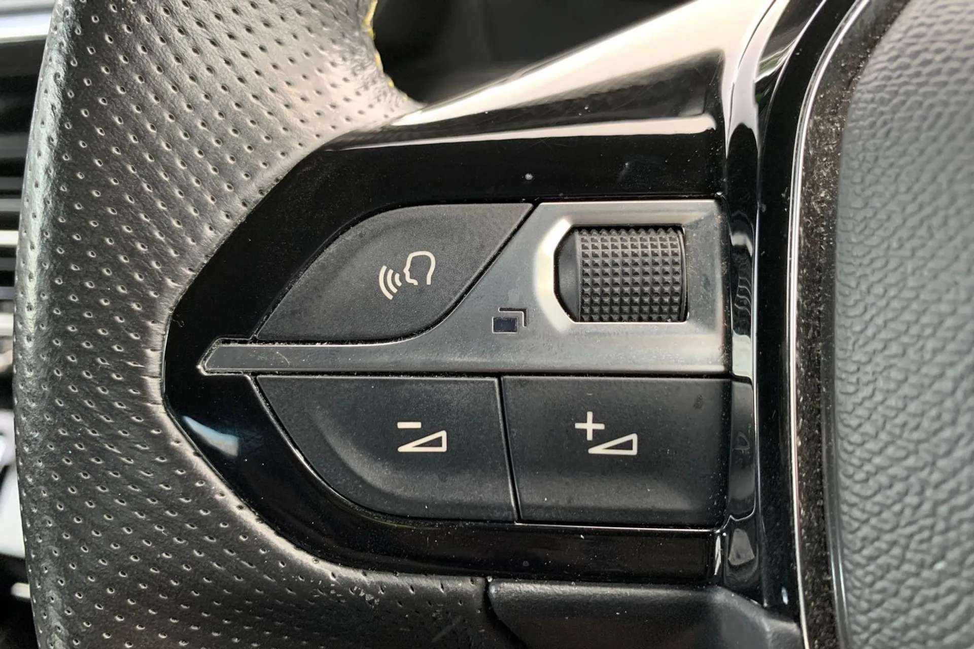 0 PEUGEOT 208 0 PEUGEOT 208