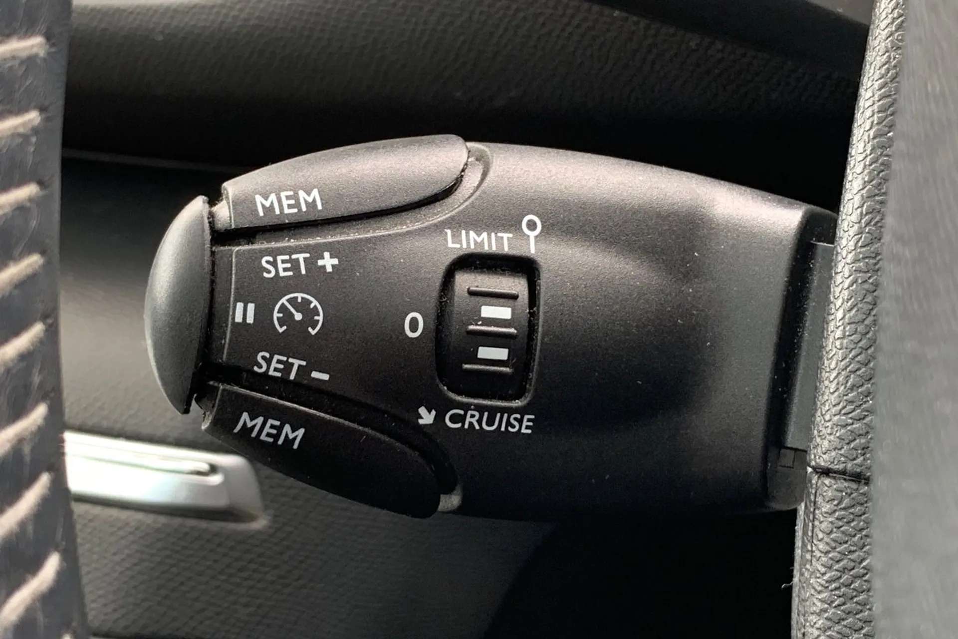 2021 PEUGEOT 308 2021 PEUGEOT 308