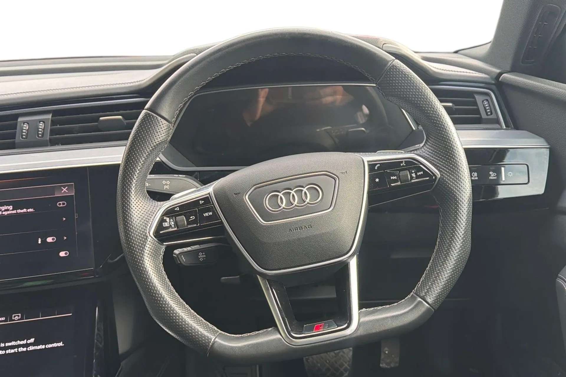 2021 AUDI E-TRON 2021 AUDI E-TRON