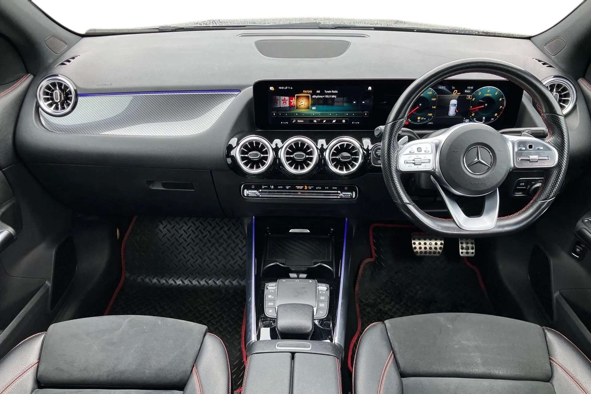 A 2021 MERCEDES-BENZ GLA GLA 180 AMG Line Premium 5dr Auto [Comfort Seat Pack, ECO start/stop function, Wireless charging, 19" AMG Alloys, Lane keep assist, LED high performan A 2021 MERCEDES-BENZ GLA GLA 180 AMG Line Premium 5dr Auto [Comfort Seat Pack, ECO start/stop function, Wireless charging, 19" AMG Alloys, Lane keep assist, LED high performan