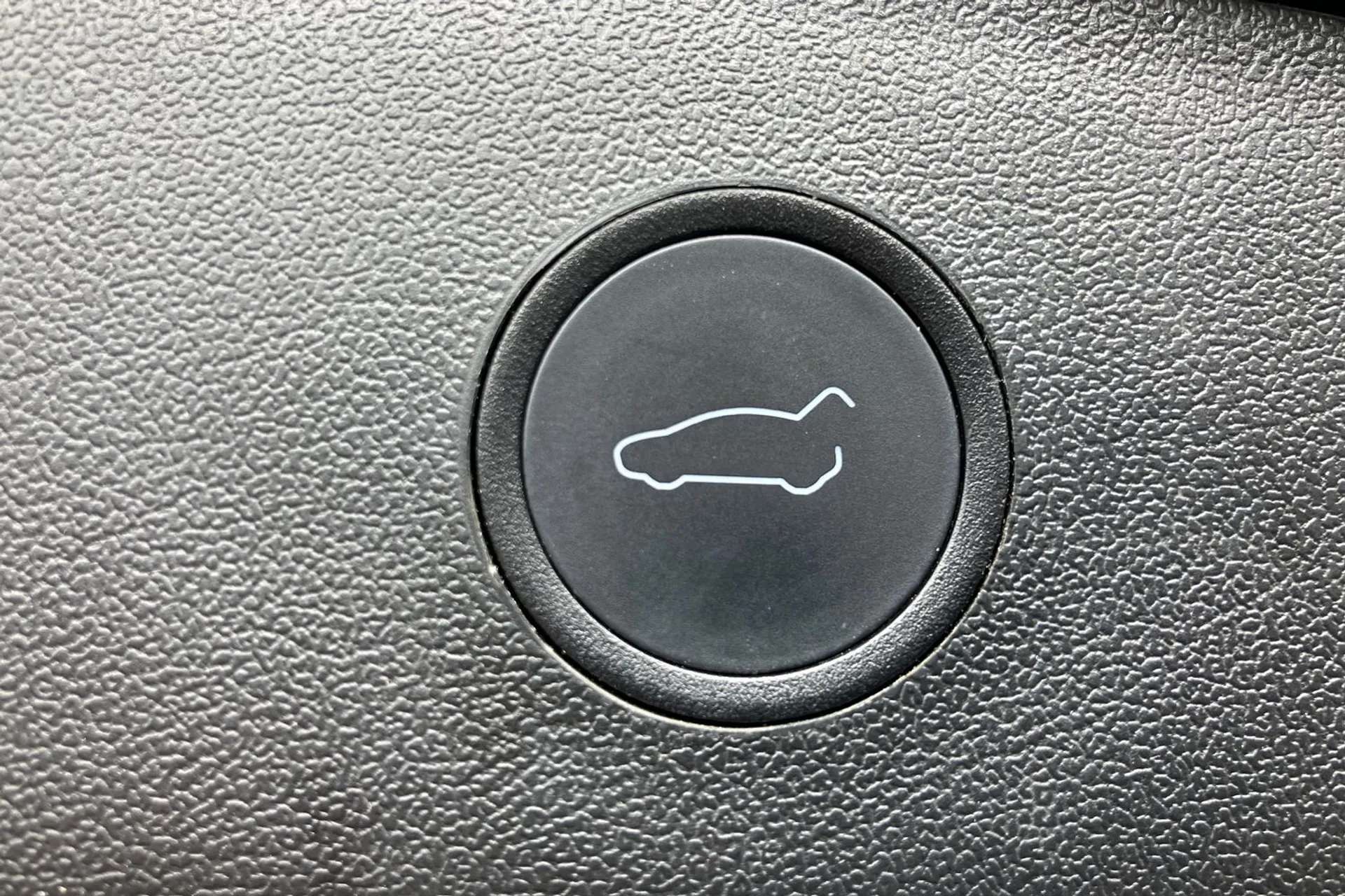 0 TESLA MODEL 3 0 TESLA MODEL 3
