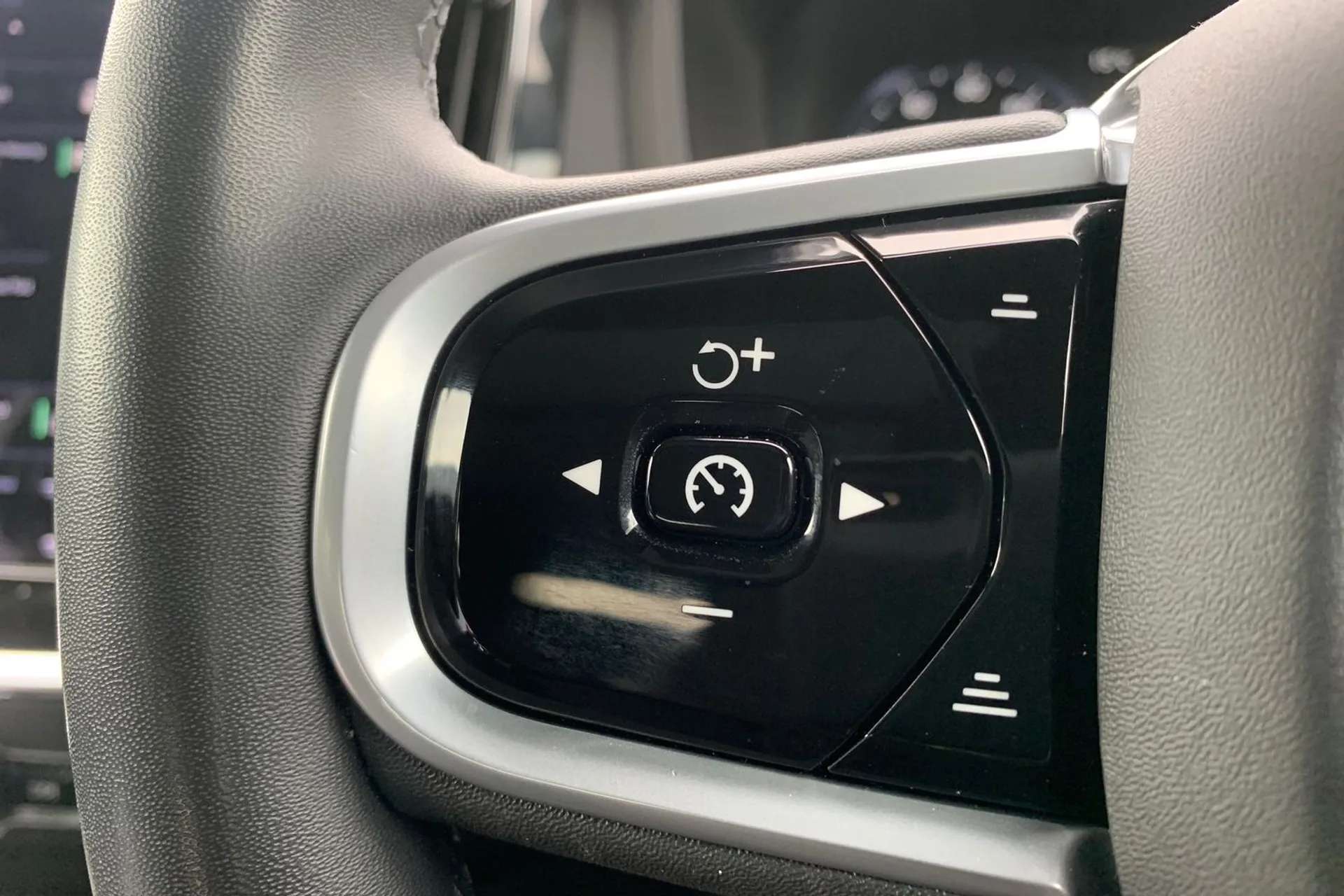 2021 VOLVO V60 2021 VOLVO V60