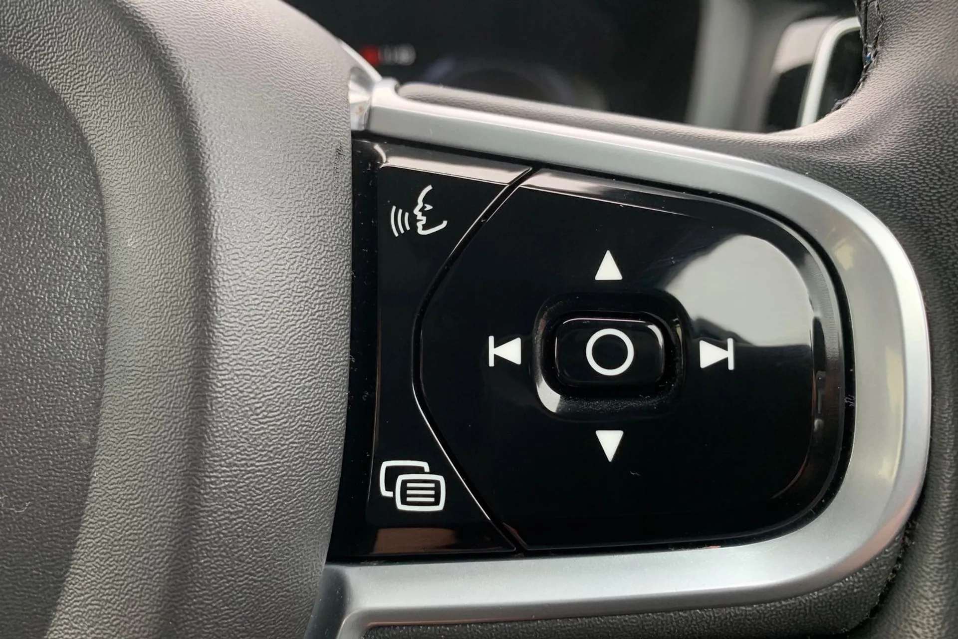 2021 VOLVO V60 2021 VOLVO V60