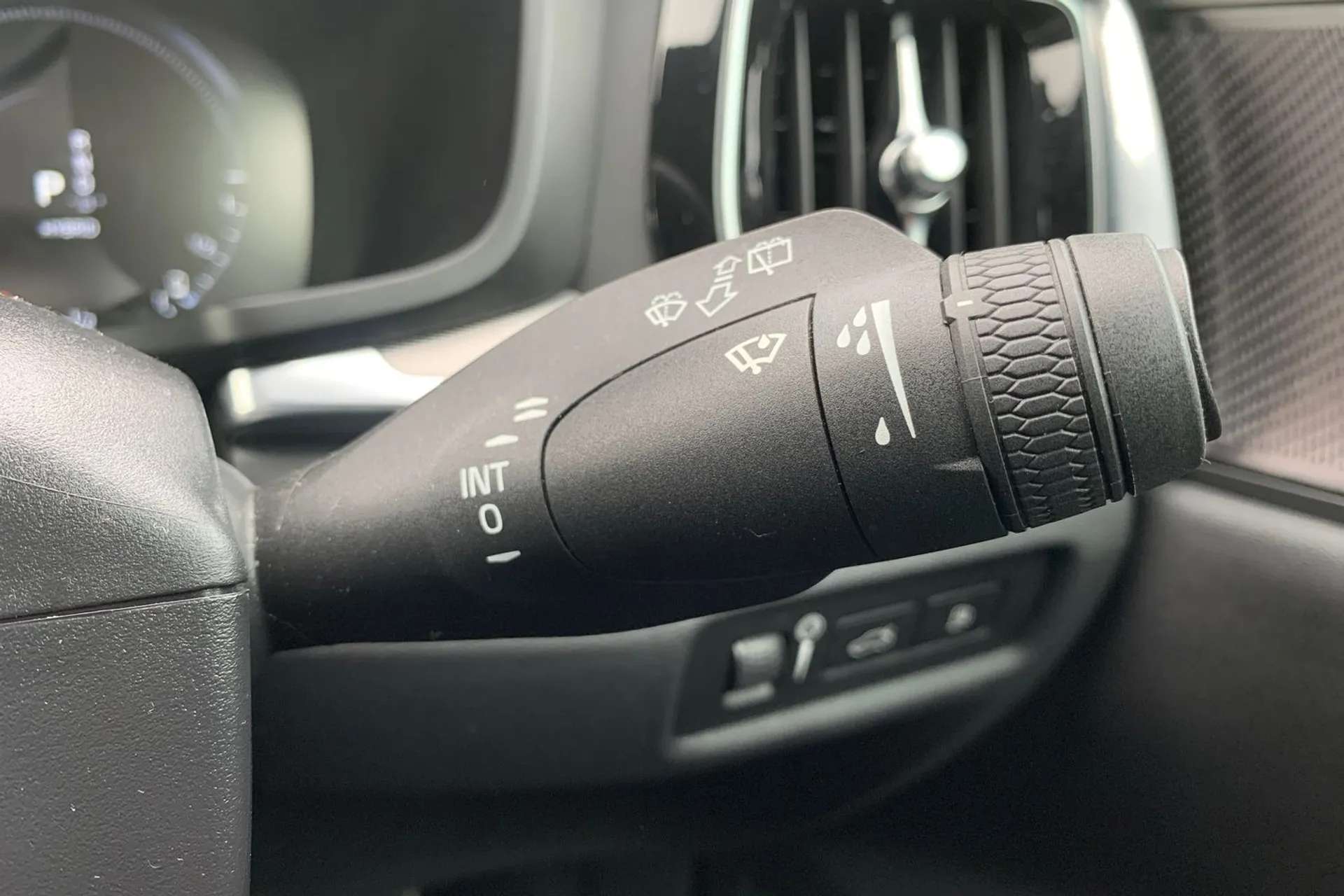 2021 VOLVO V60 2021 VOLVO V60
