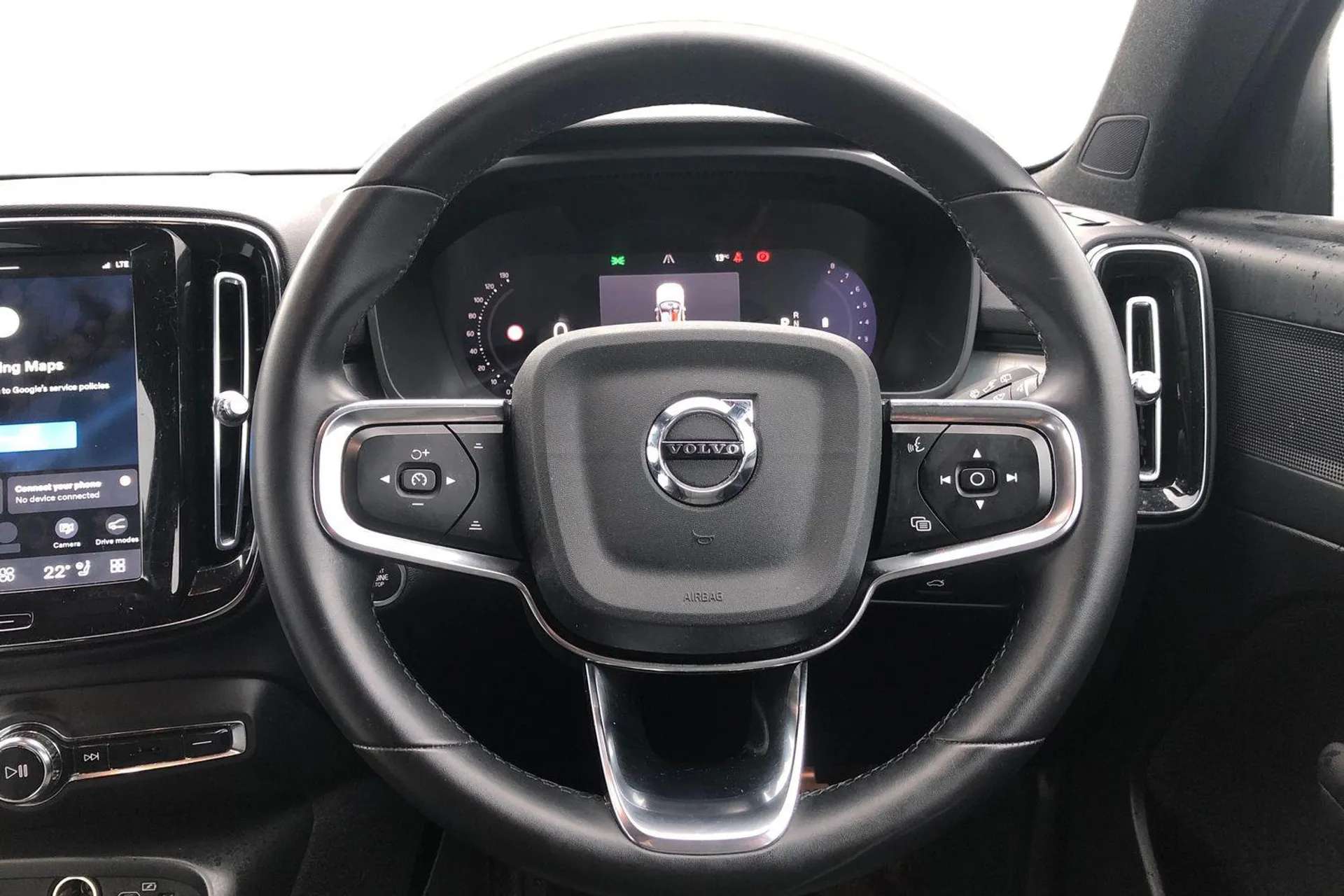 2023 VOLVO XC40 2023 VOLVO XC40