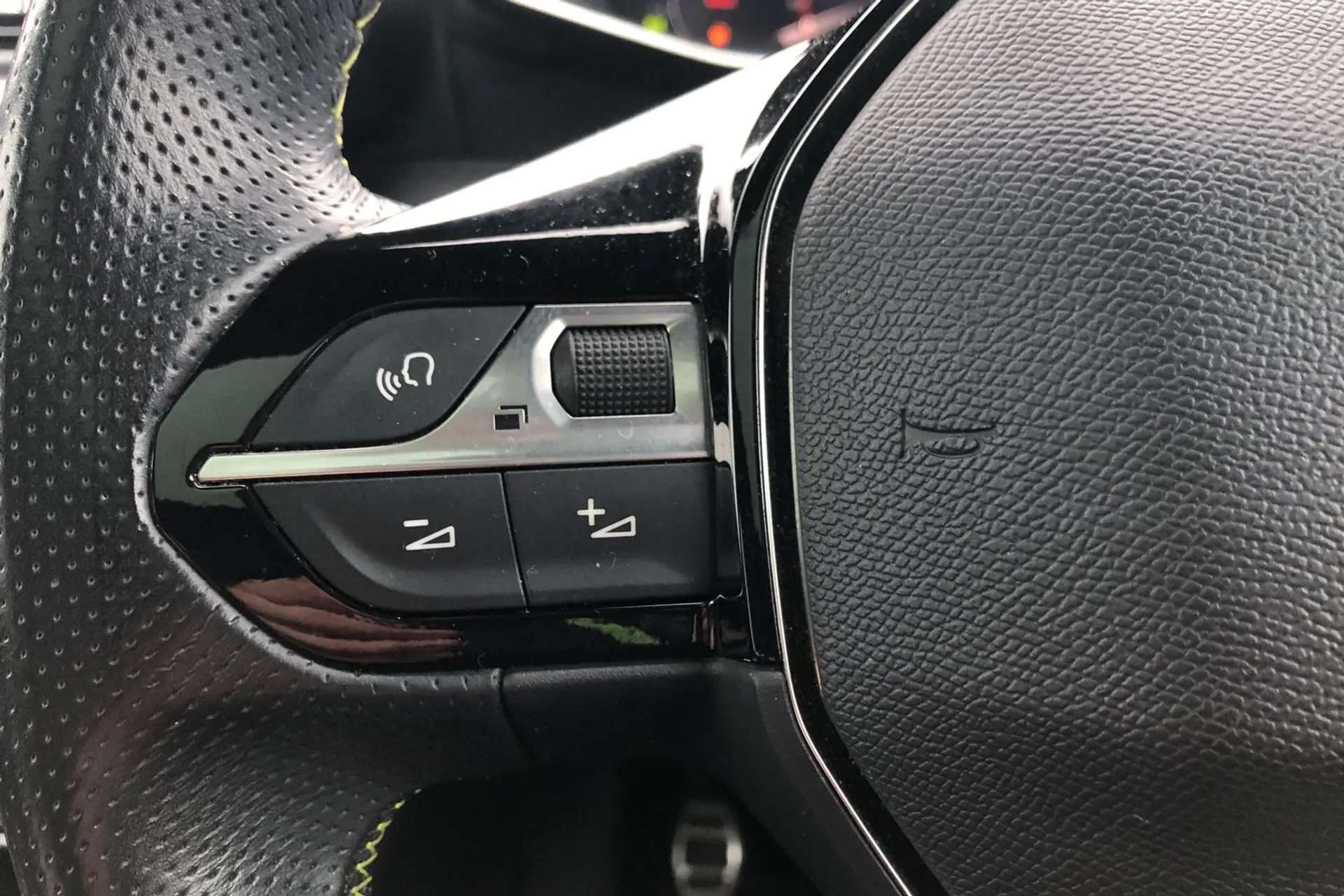 2020 PEUGEOT 2008 2020 PEUGEOT 2008