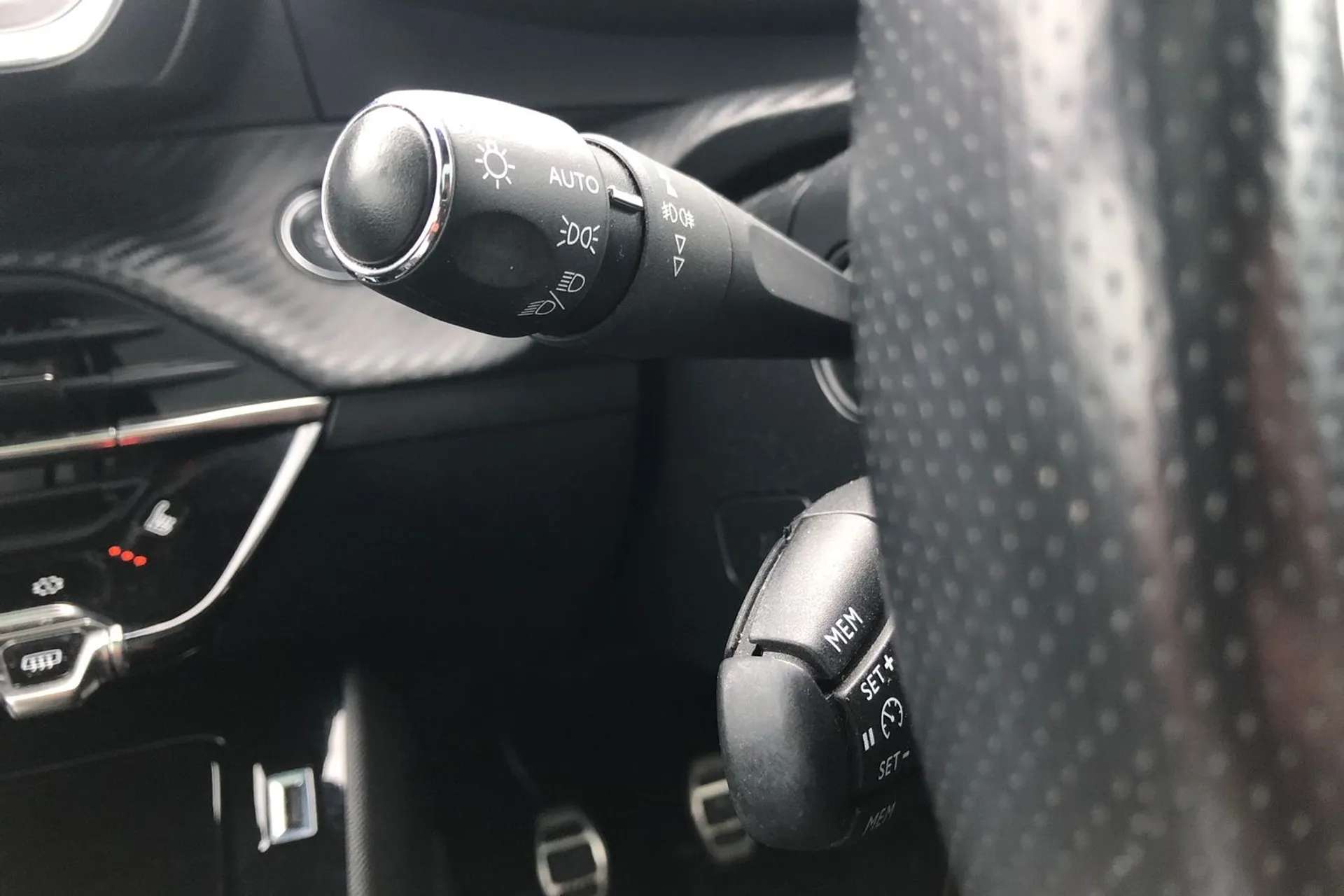 2020 PEUGEOT 2008 2020 PEUGEOT 2008