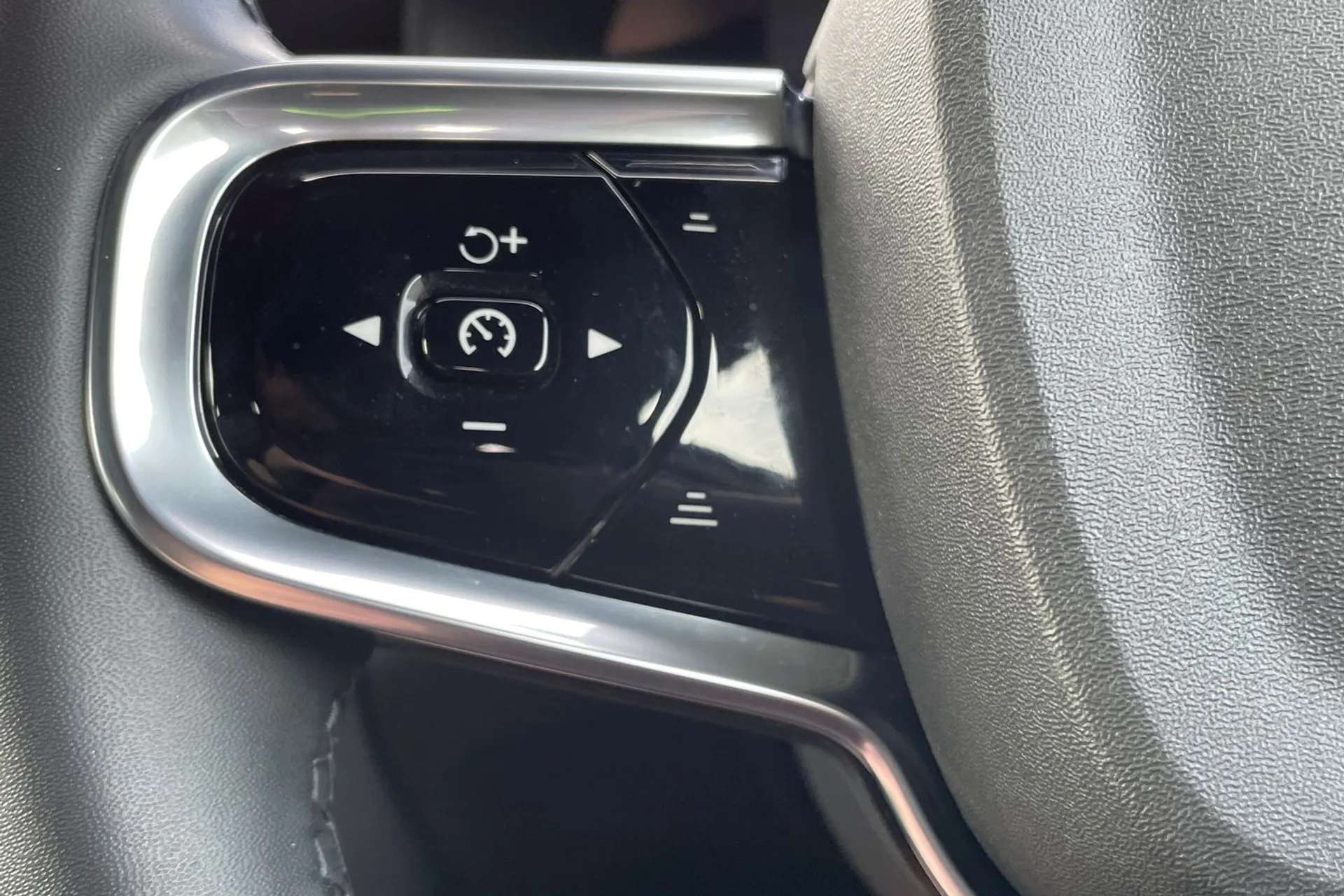 2022 POLESTAR 2 2022 POLESTAR 2