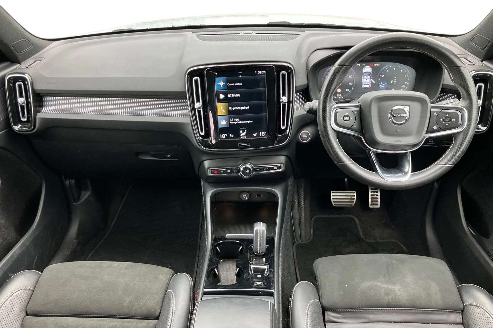 2020 VOLVO XC40 2020 VOLVO XC40