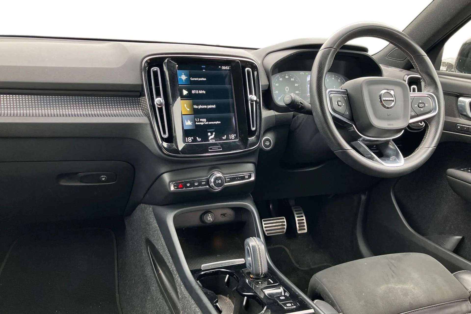 2020 VOLVO XC40 2020 VOLVO XC40