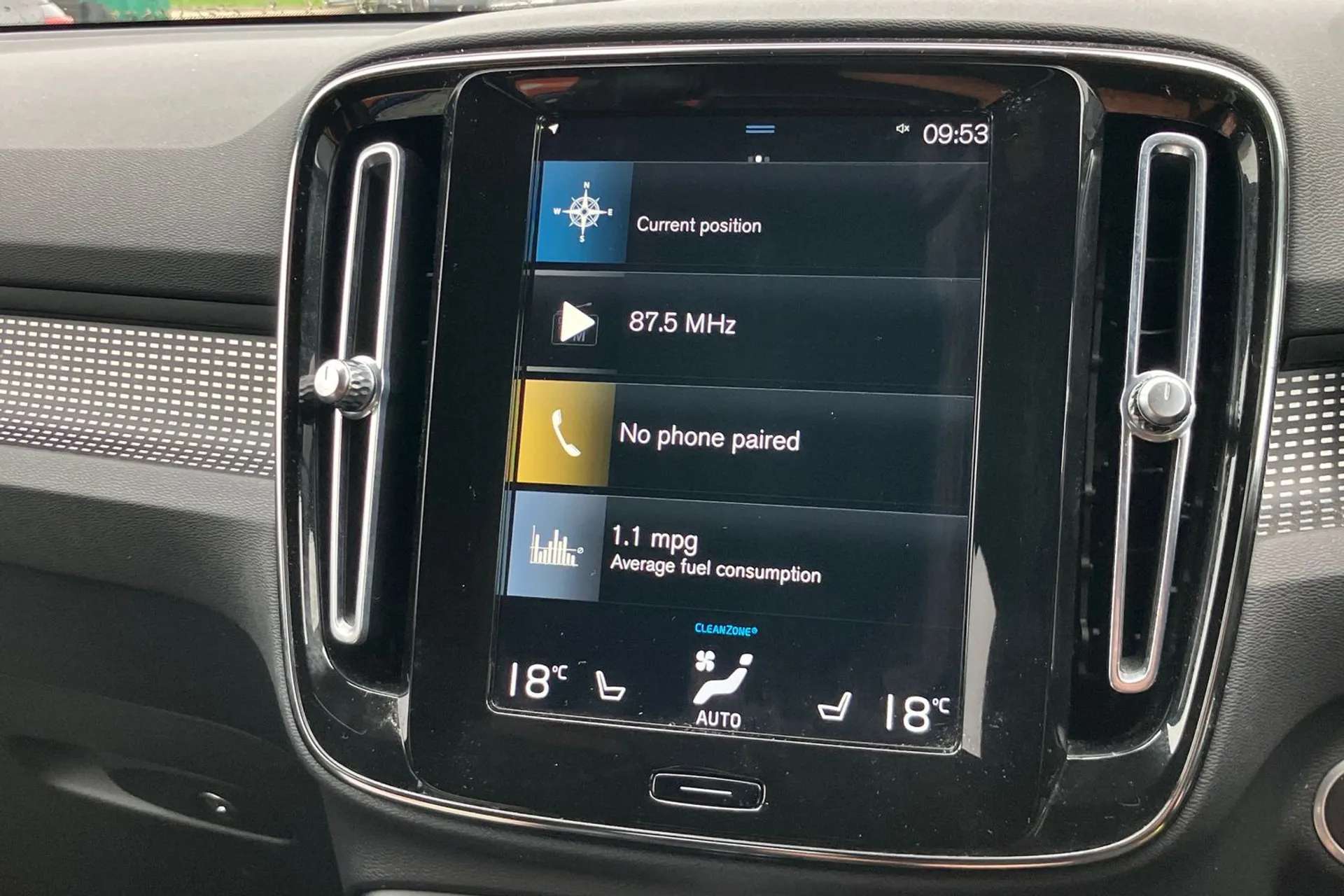 2020 VOLVO XC40 2020 VOLVO XC40