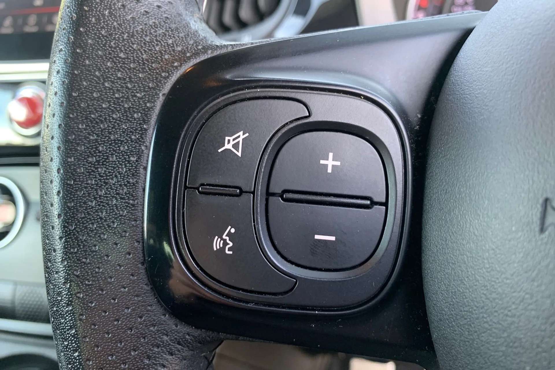 2021 ABARTH 595 2021 ABARTH 595