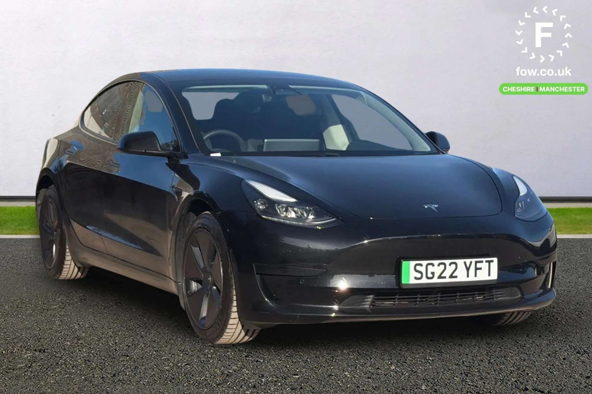 A 2022 TESLA MODEL 3 Standard Plus 4dr Auto [Power lift tailgate, Tesla mobile connector + domestic adapter (British 3-pin) A 2022 TESLA MODEL 3 Standard Plus 4dr Auto [Power lift tailgate, Tesla mobile connector + domestic adapter (British 3-pin)