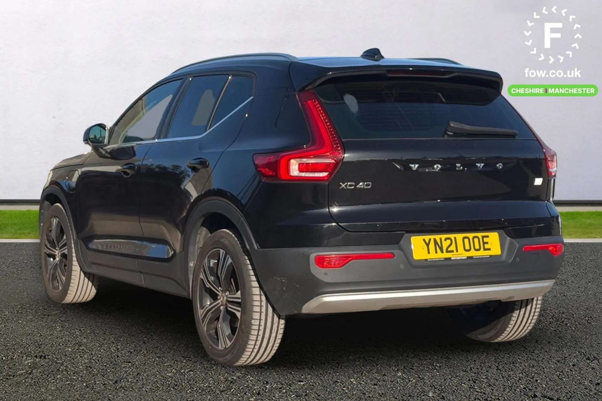 2021 VOLVO XC40 2021 VOLVO XC40
