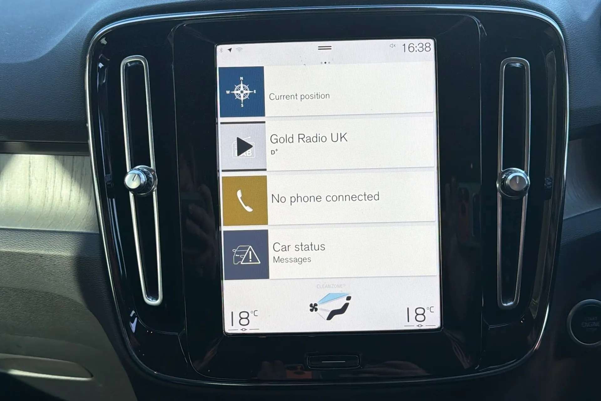 2021 VOLVO XC40 2021 VOLVO XC40