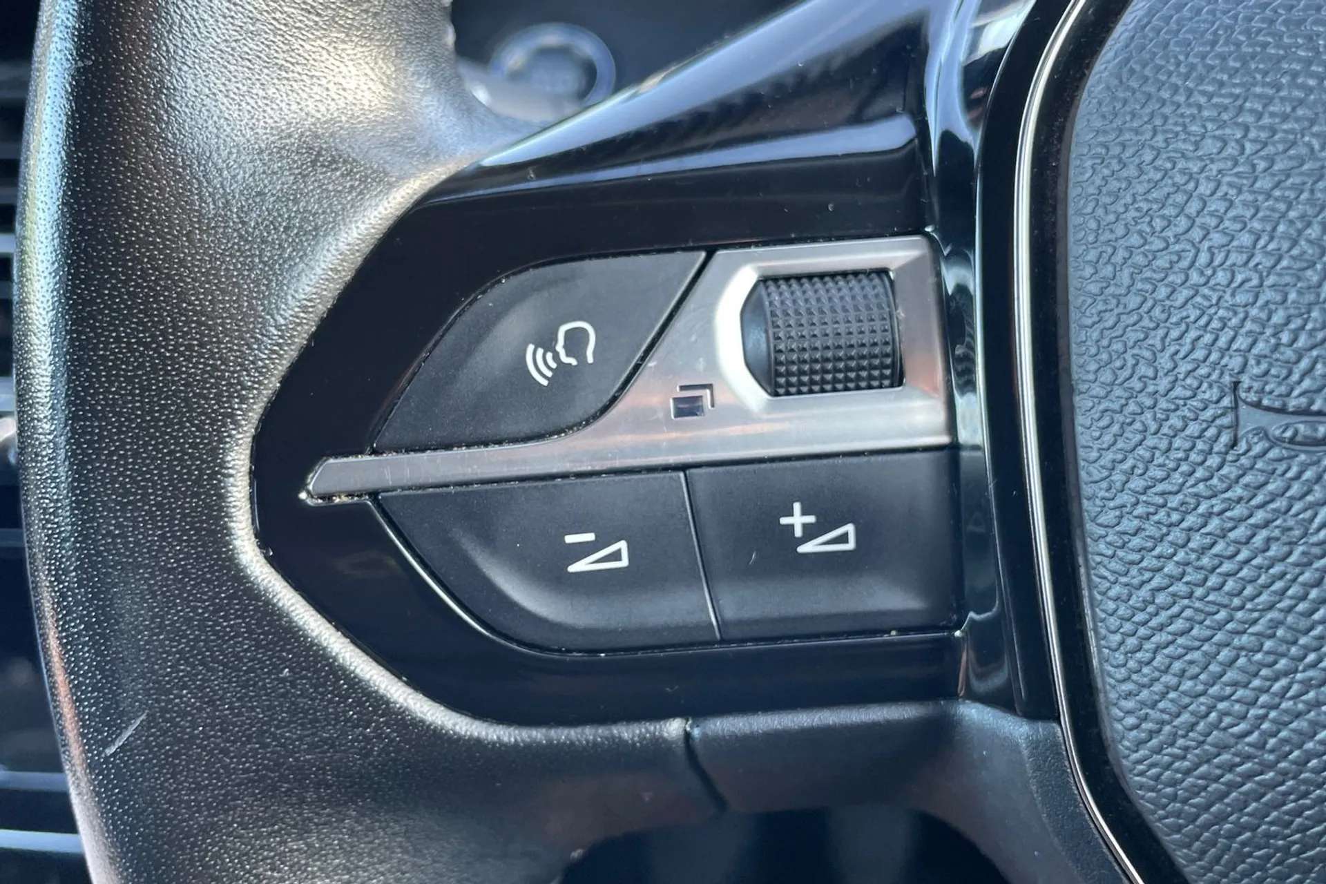 2020 PEUGEOT 2008 2020 PEUGEOT 2008