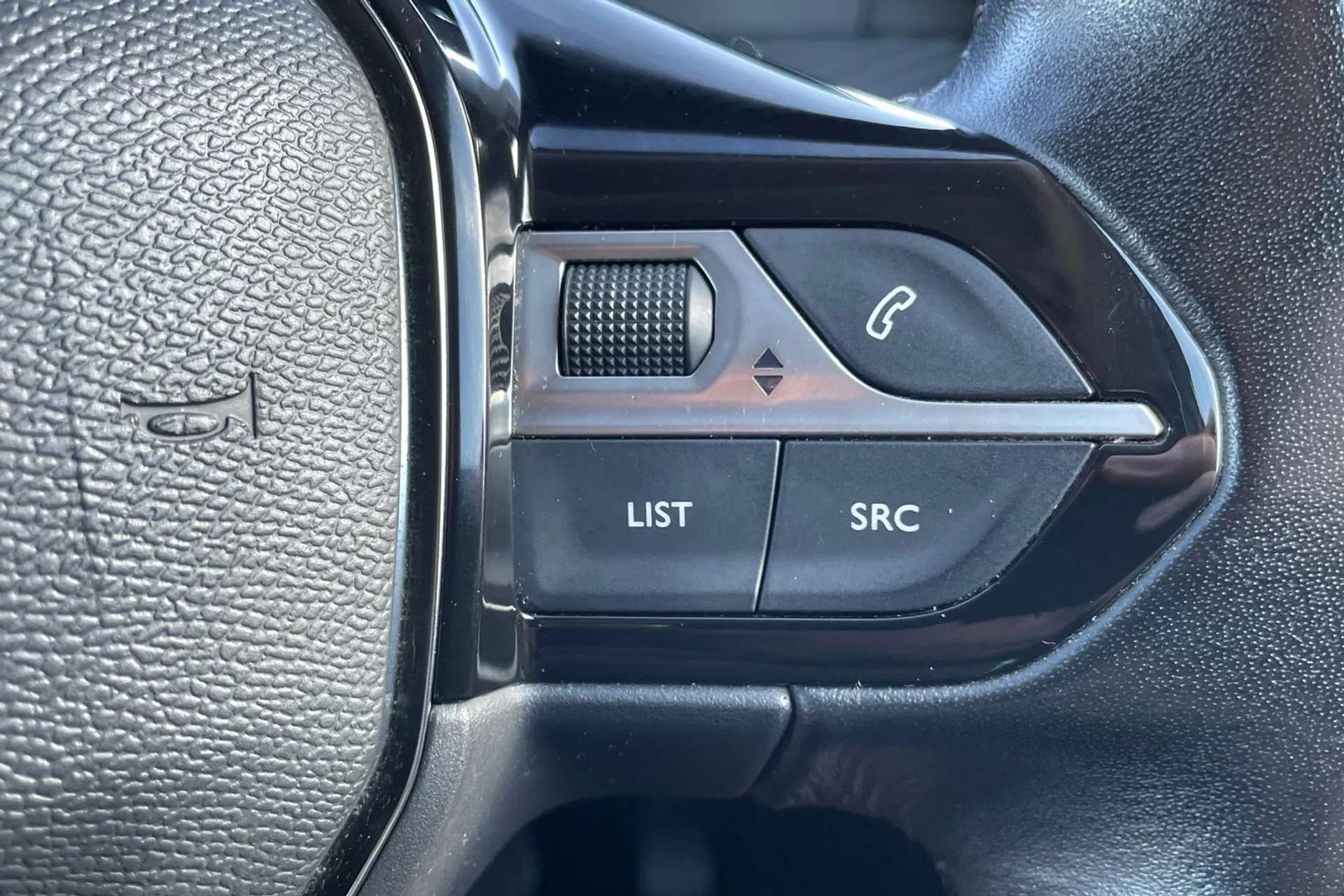 2020 PEUGEOT 2008 2020 PEUGEOT 2008