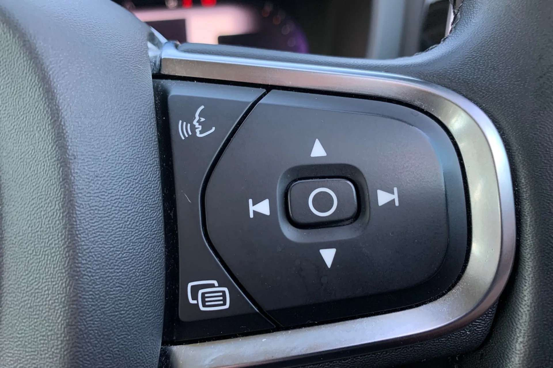 2023 VOLVO V60 2023 VOLVO V60