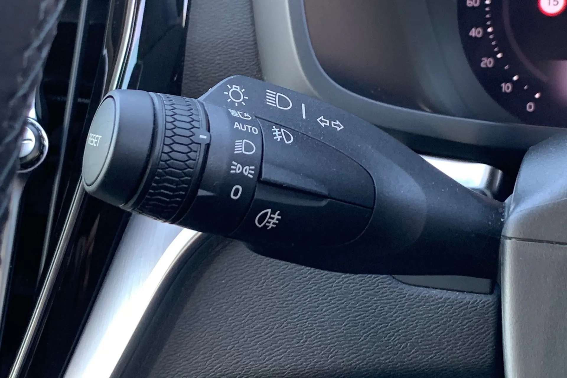 2023 VOLVO V60 2023 VOLVO V60
