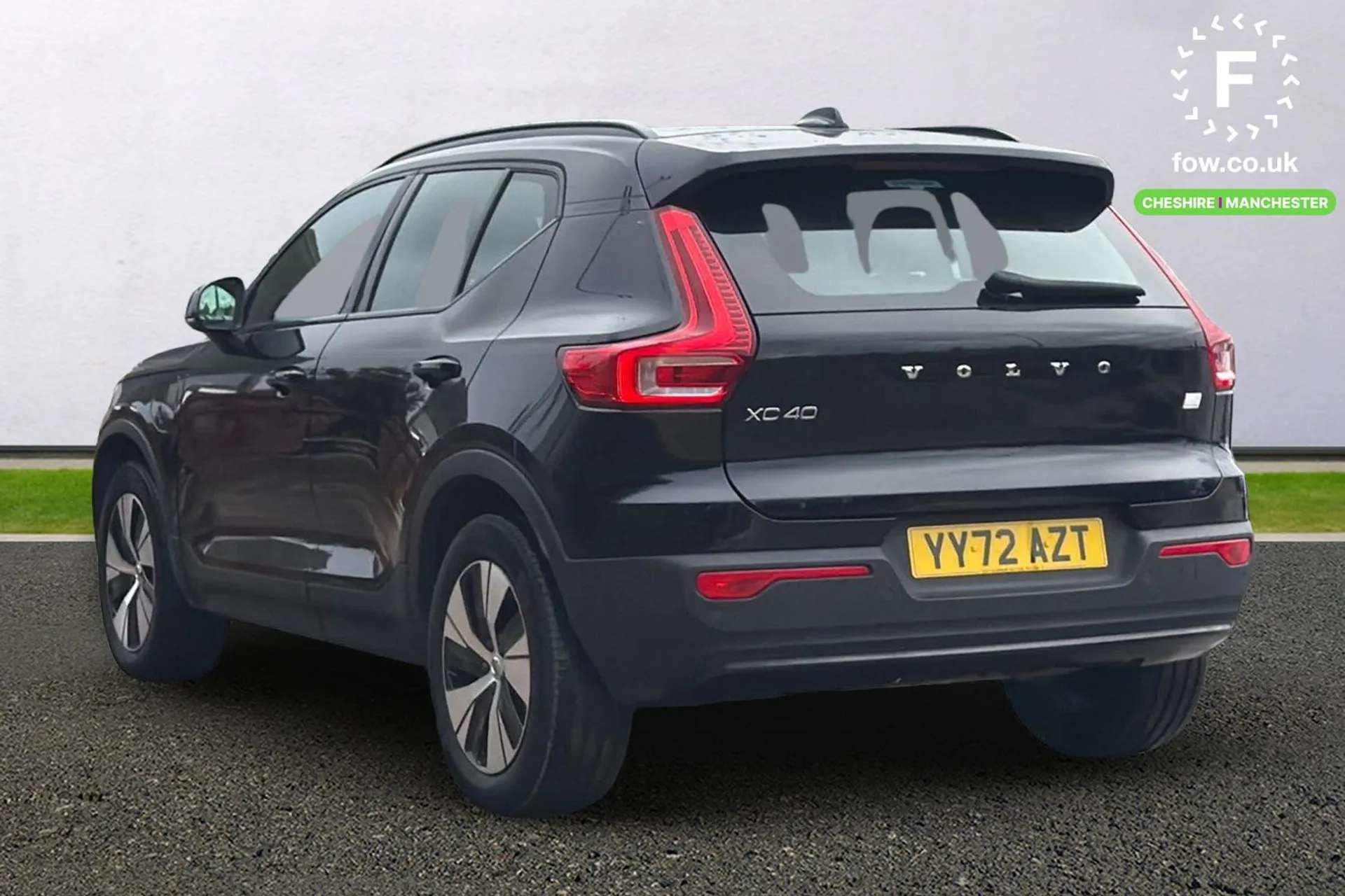 2022 VOLVO XC40 2022 VOLVO XC40