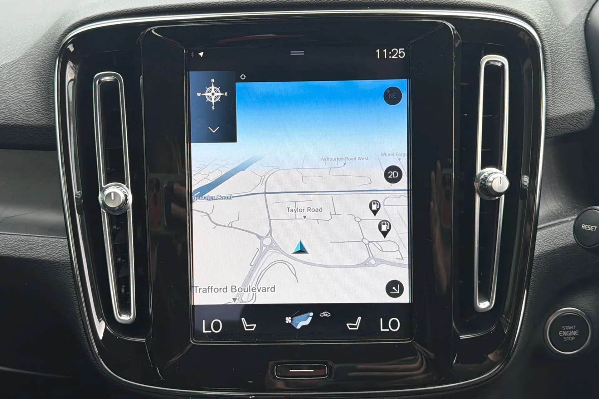 2022 VOLVO XC40 2022 VOLVO XC40