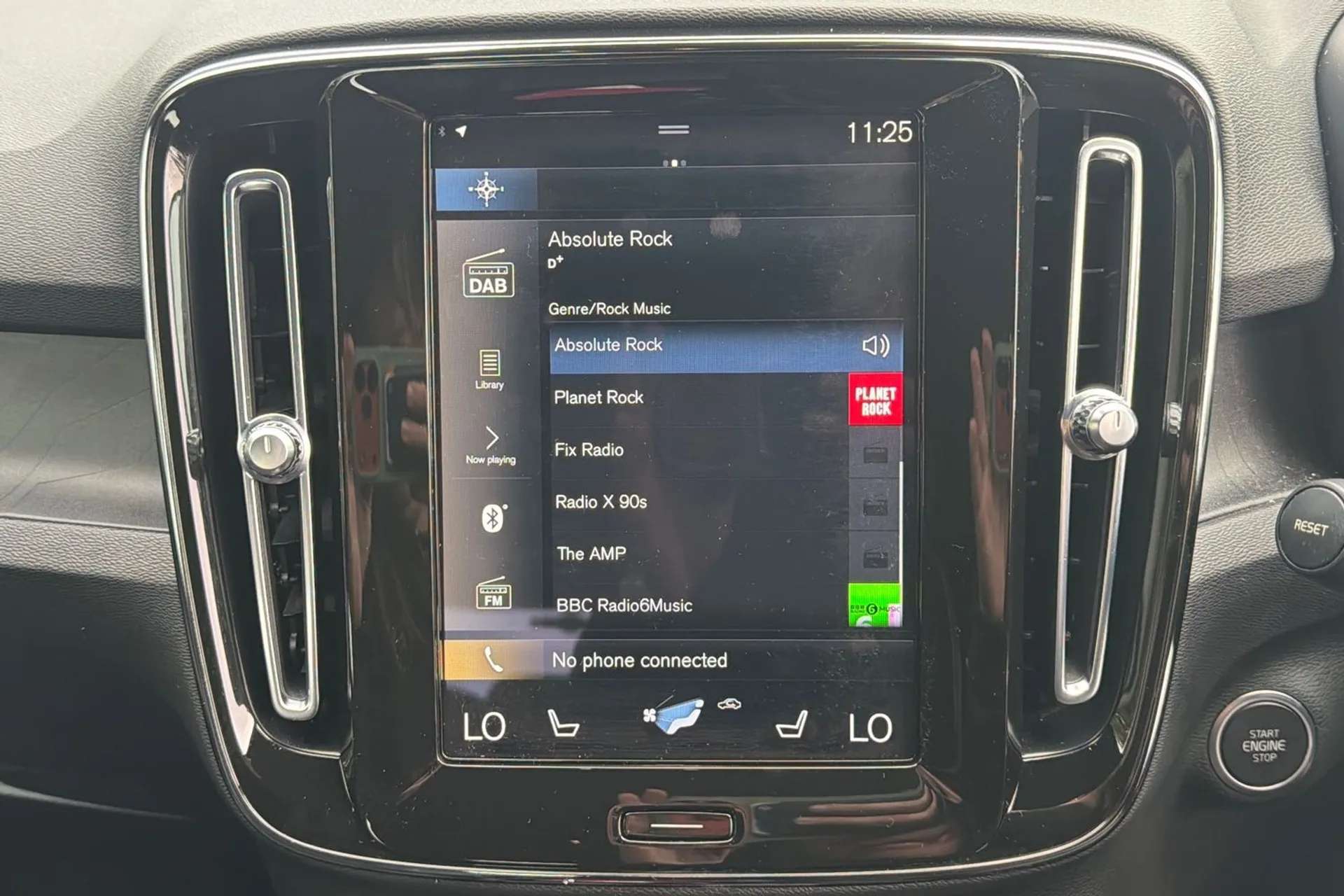 2022 VOLVO XC40 2022 VOLVO XC40