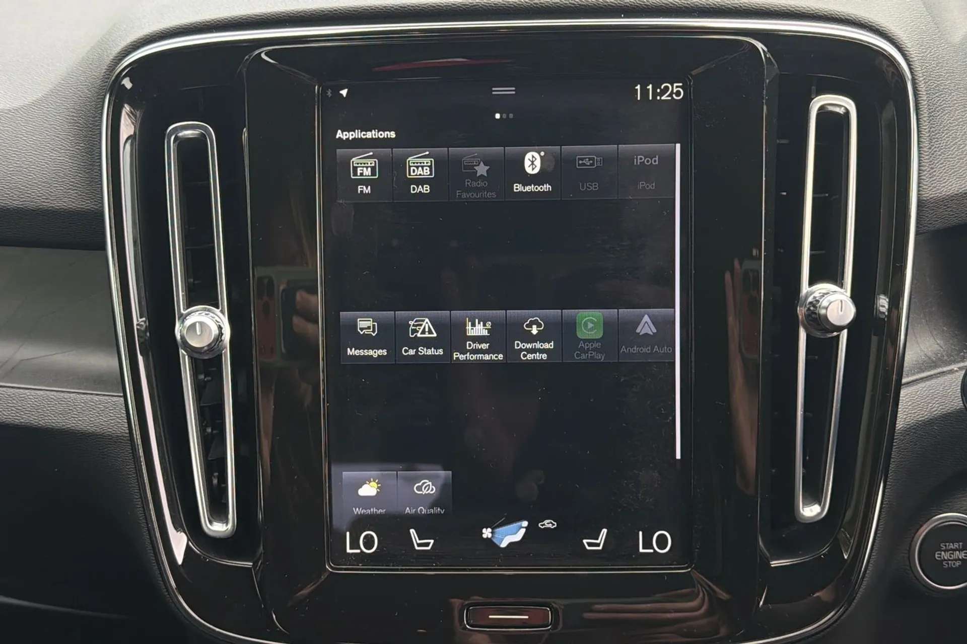 2022 VOLVO XC40 2022 VOLVO XC40