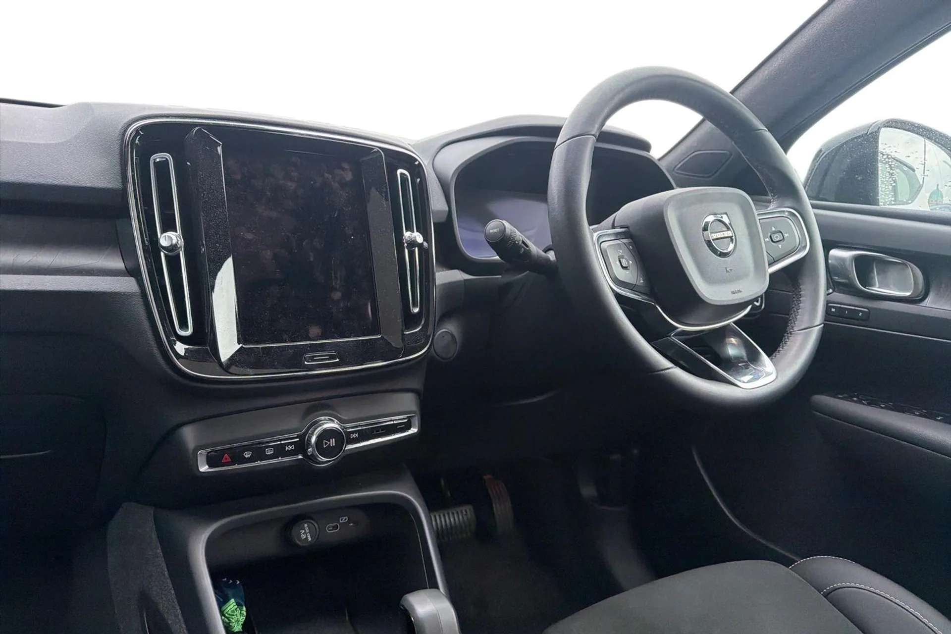 2023 VOLVO C40 2023 VOLVO C40