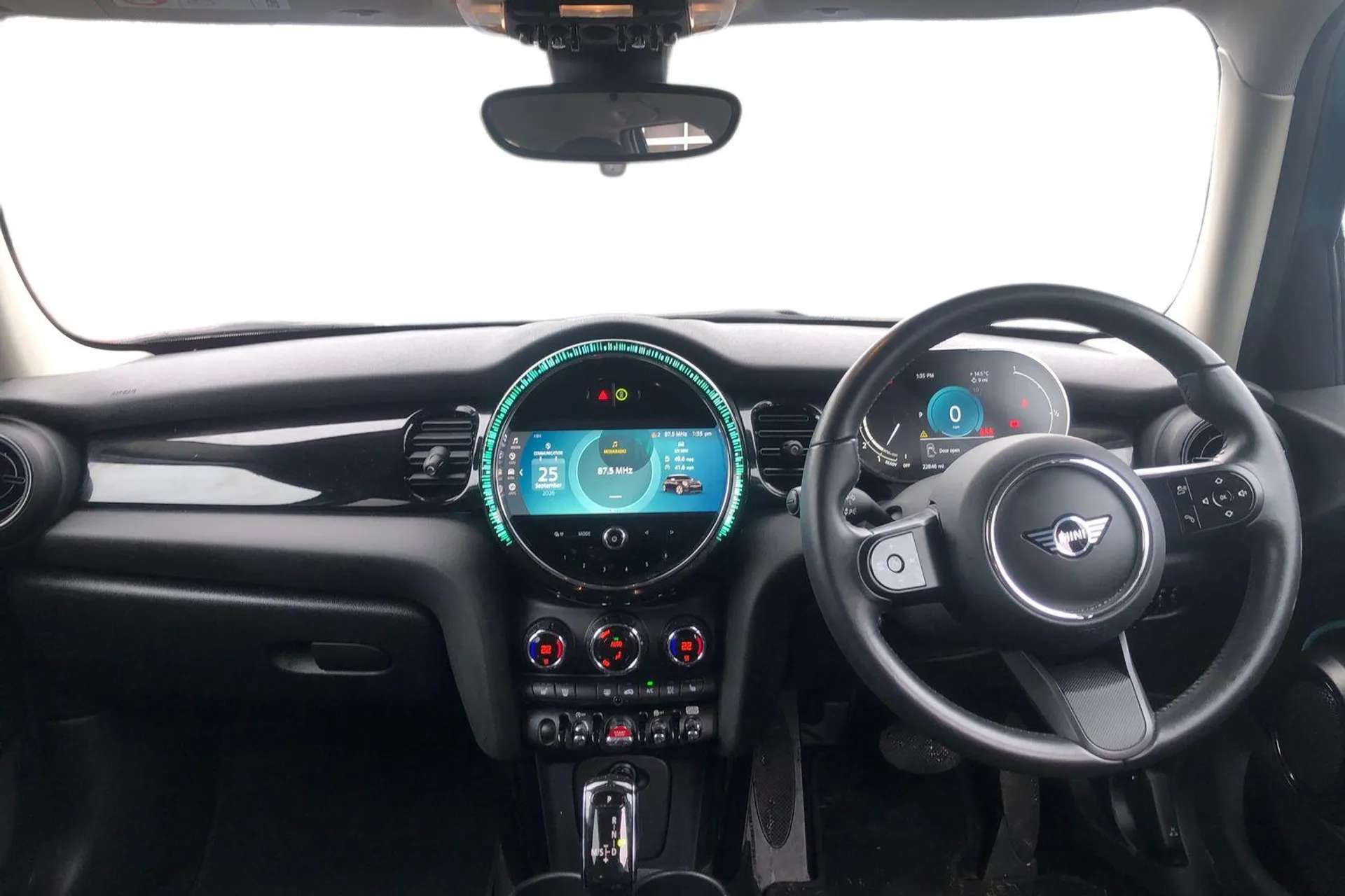 A 2023 MINI HATCH 1.5 Cooper Classic 5dr Auto [ Automatic start/stop function with brake energy recuperation, Compatible mobile phone bluetooth with audio streaming, Cr A 2023 MINI HATCH 1.5 Cooper Classic 5dr Auto [ Automatic start/stop function with brake energy recuperation, Compatible mobile phone bluetooth with audio streaming, Cr