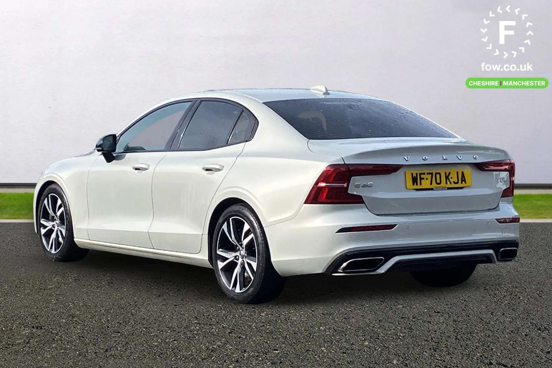 A 2020 VOLVO S60 2.0 T5 R DESIGN Plus 4dr Auto [ DAB Radio (Digital Audio Broadcasting), 12.3" Active TFT crystal driver's information display, Oncoming Lane Mitigatio A 2020 VOLVO S60 2.0 T5 R DESIGN Plus 4dr Auto [ DAB Radio (Digital Audio Broadcasting), 12.3" Active TFT crystal driver's information display, Oncoming Lane Mitigatio