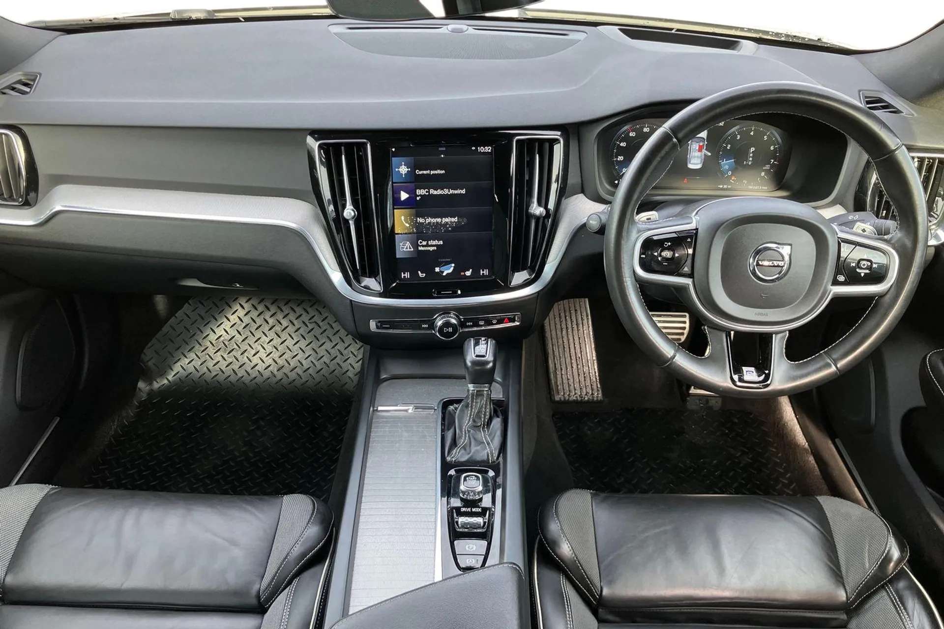 A 2020 VOLVO S60 2.0 T5 R DESIGN Plus 4dr Auto [ DAB Radio (Digital Audio Broadcasting), 12.3" Active TFT crystal driver's information display, Oncoming Lane Mitigatio A 2020 VOLVO S60 2.0 T5 R DESIGN Plus 4dr Auto [ DAB Radio (Digital Audio Broadcasting), 12.3" Active TFT crystal driver's information display, Oncoming Lane Mitigatio
