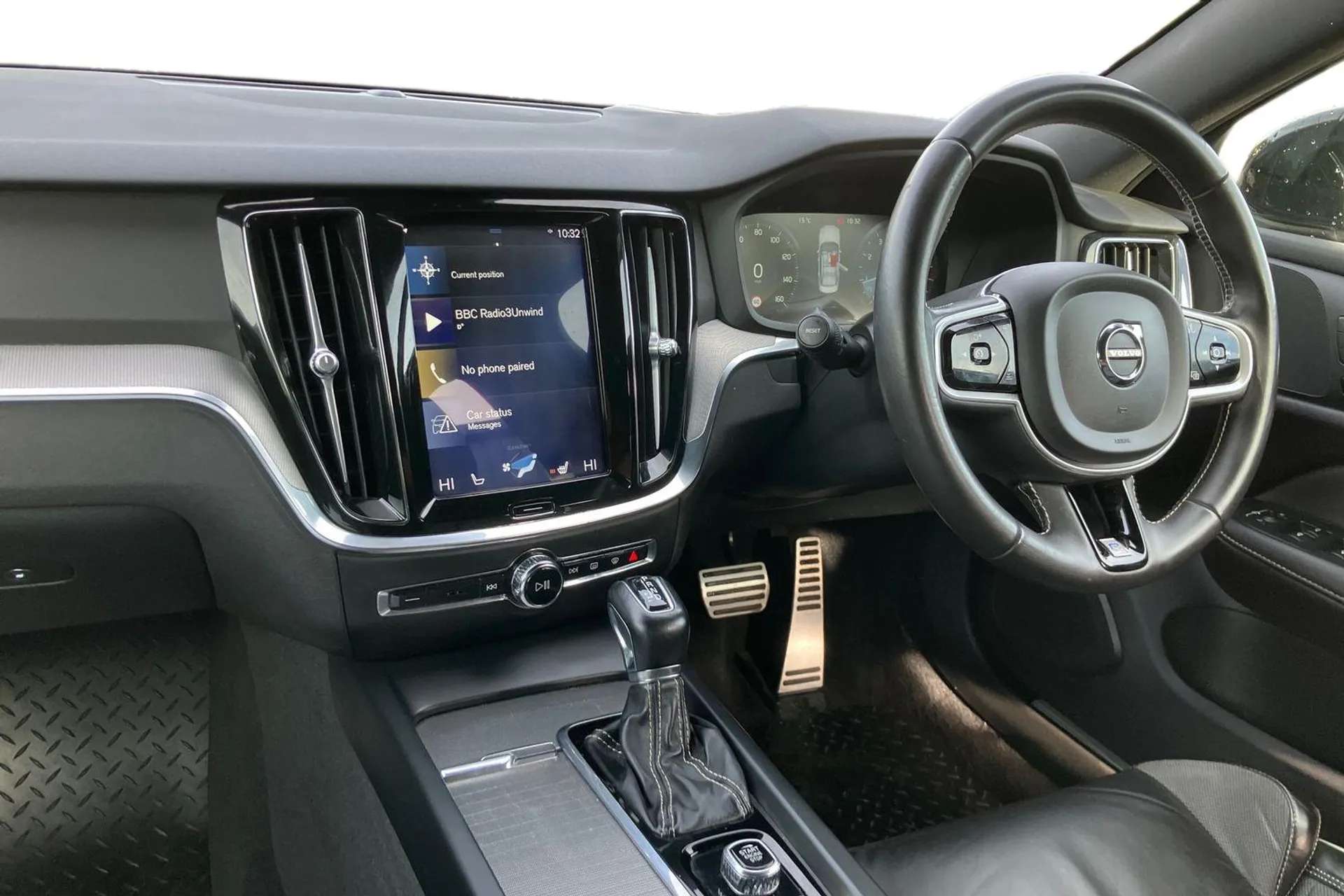 A 2020 VOLVO S60 2.0 T5 R DESIGN Plus 4dr Auto [ DAB Radio (Digital Audio Broadcasting), 12.3" Active TFT crystal driver's information display, Oncoming Lane Mitigatio A 2020 VOLVO S60 2.0 T5 R DESIGN Plus 4dr Auto [ DAB Radio (Digital Audio Broadcasting), 12.3" Active TFT crystal driver's information display, Oncoming Lane Mitigatio