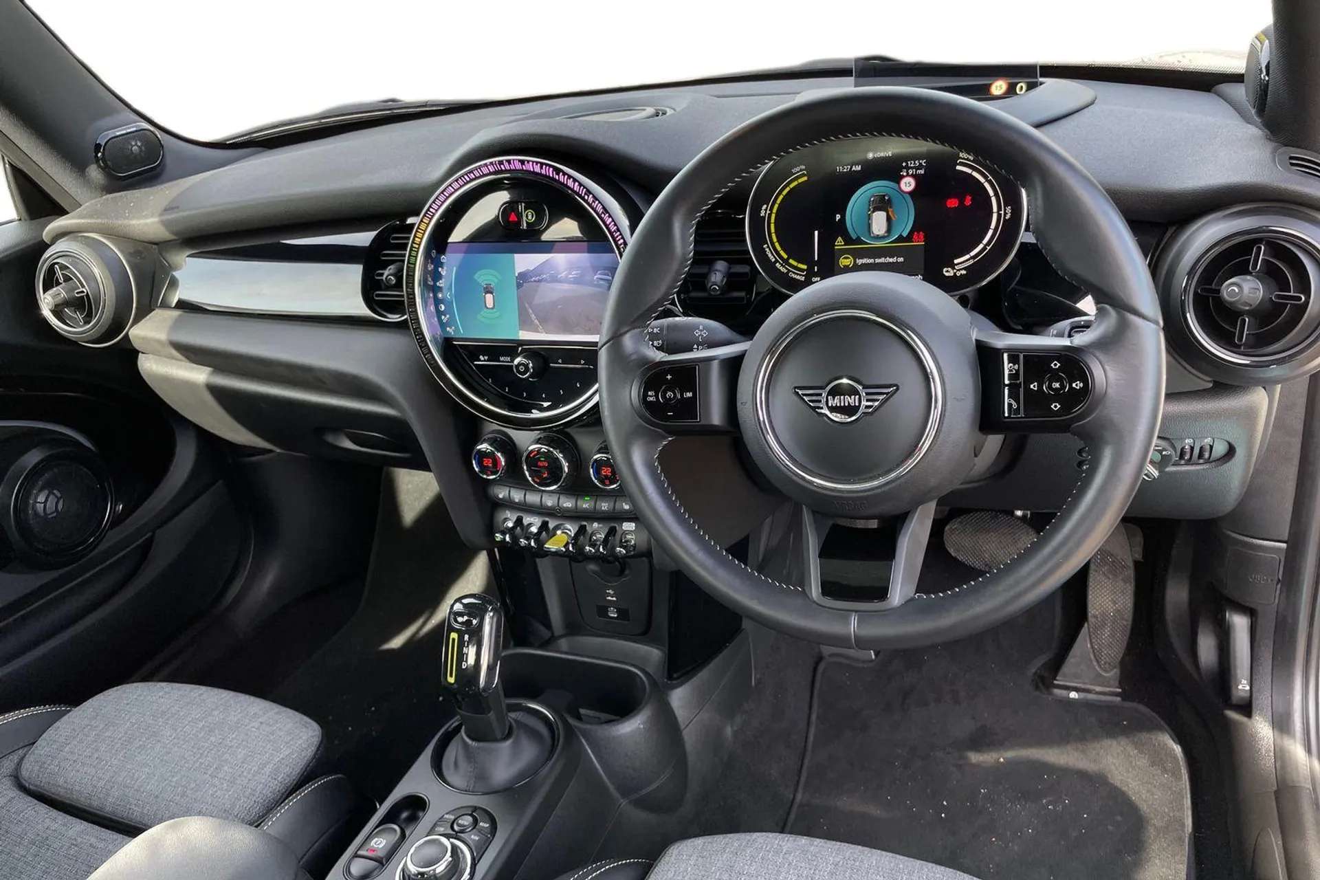 A 2023 MINI HATCH 135kW Cooper S Level 3 33kWh 3dr Auto [Mini Yours Lounge Leather, 17" Electric Spoke Alloys, Park assist system, Harman Kardon sound system, Compatibl A 2023 MINI HATCH 135kW Cooper S Level 3 33kWh 3dr Auto [Mini Yours Lounge Leather, 17" Electric Spoke Alloys, Park assist system, Harman Kardon sound system, Compatibl
