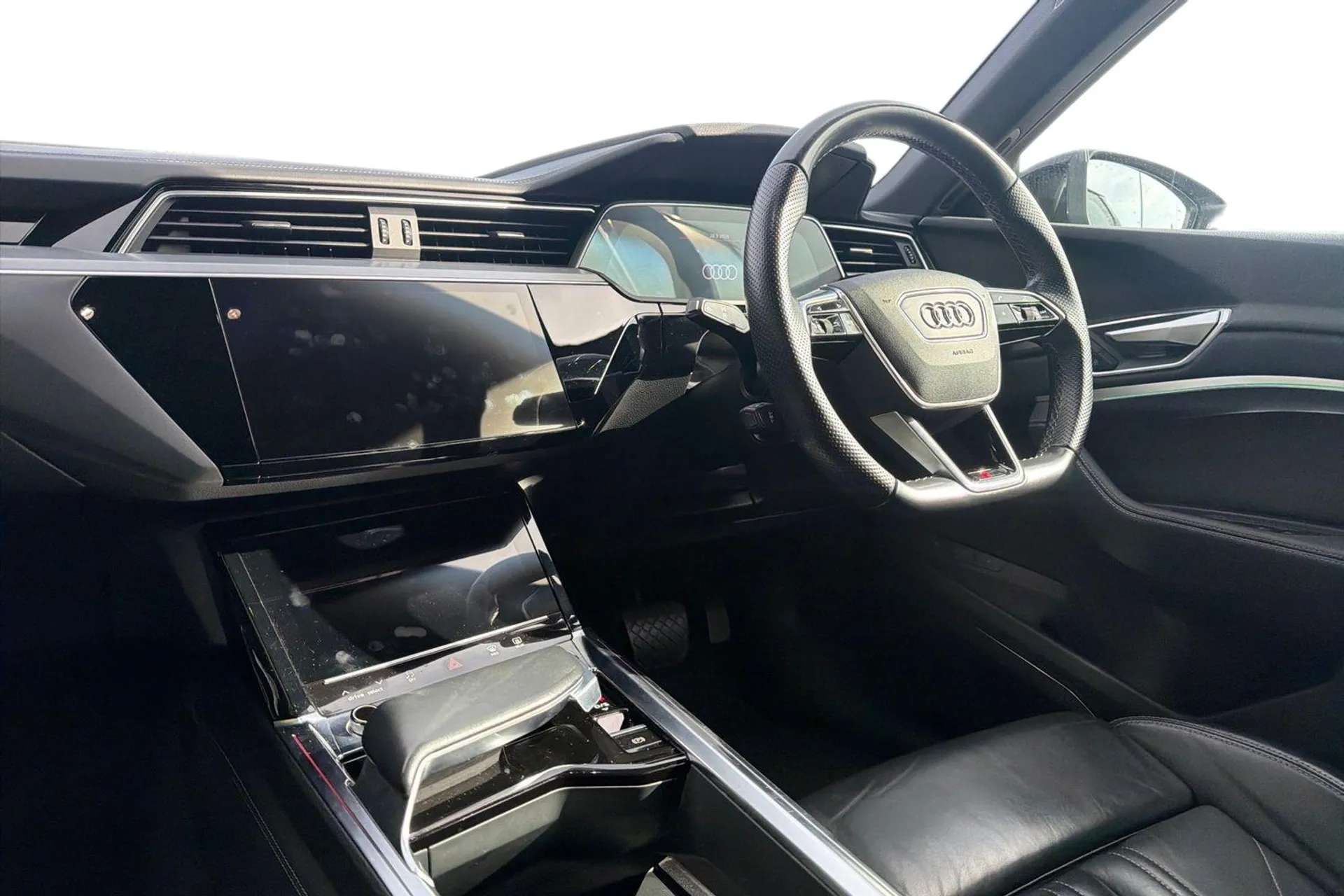 2021 AUDI E-TRON 2021 AUDI E-TRON