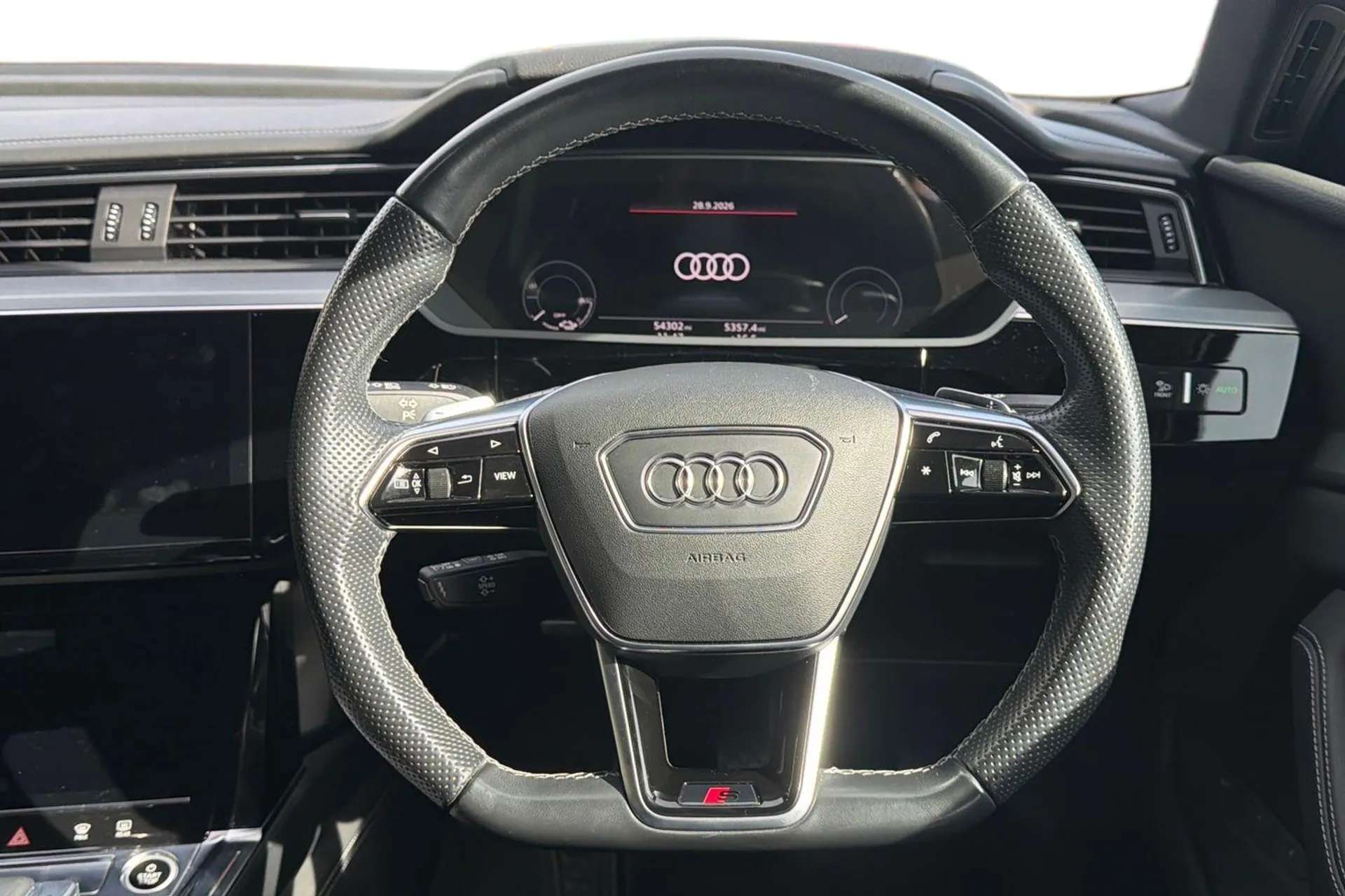 2021 AUDI E-TRON 2021 AUDI E-TRON