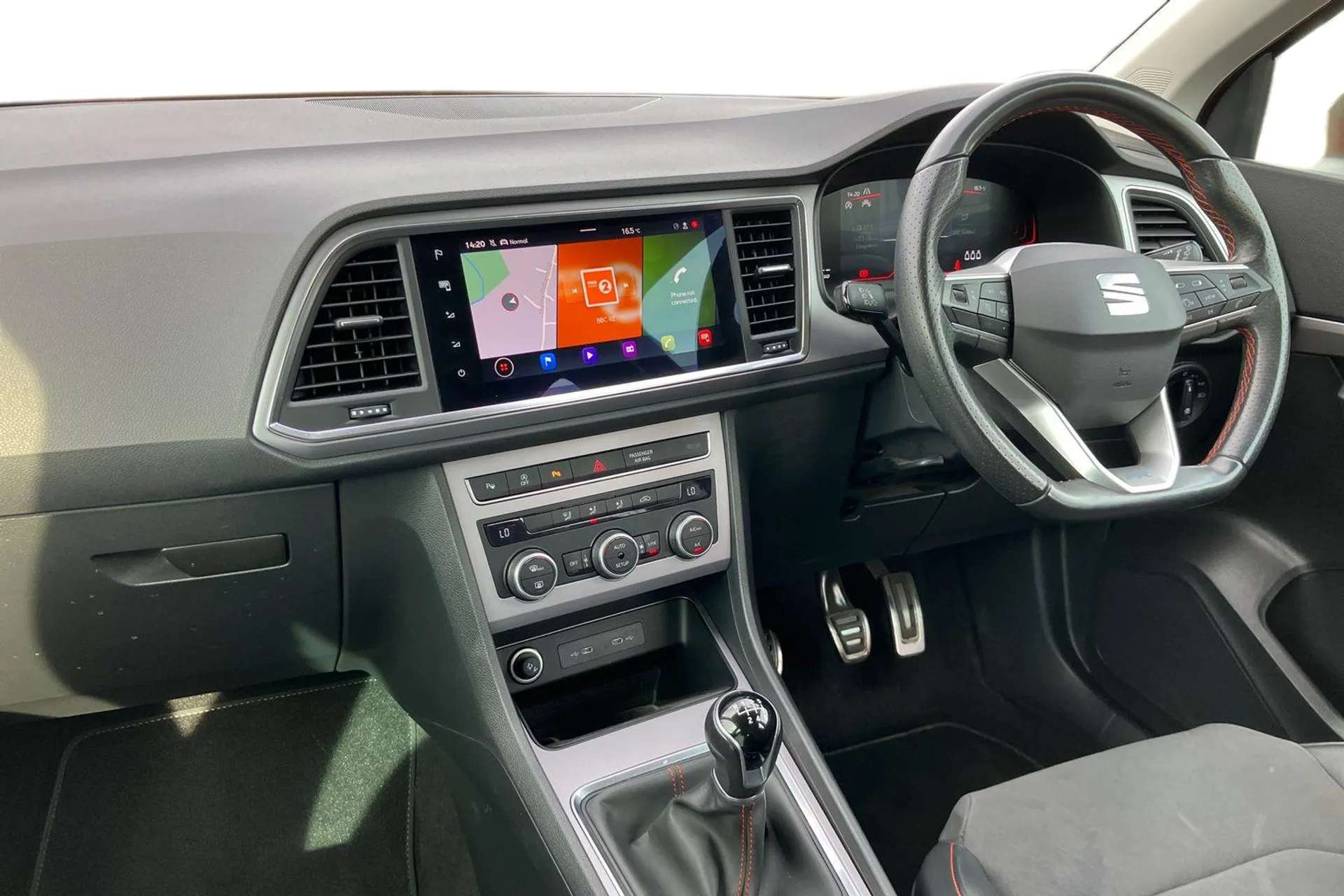 A 2023 SEAT ATECA 1.5 TSI EVO FR 5dr [Cruise control, Self parking functionality (includes front and rear parking sensors), Full LED headlamps with lens and LED front f A 2023 SEAT ATECA 1.5 TSI EVO FR 5dr [Cruise control, Self parking functionality (includes front and rear parking sensors), Full LED headlamps with lens and LED front f